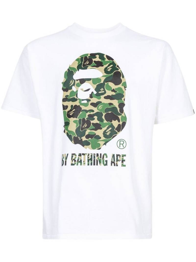 A BATHING APE® ABC Camo "White/Green Camo" T-shirt von A BATHING APE®
