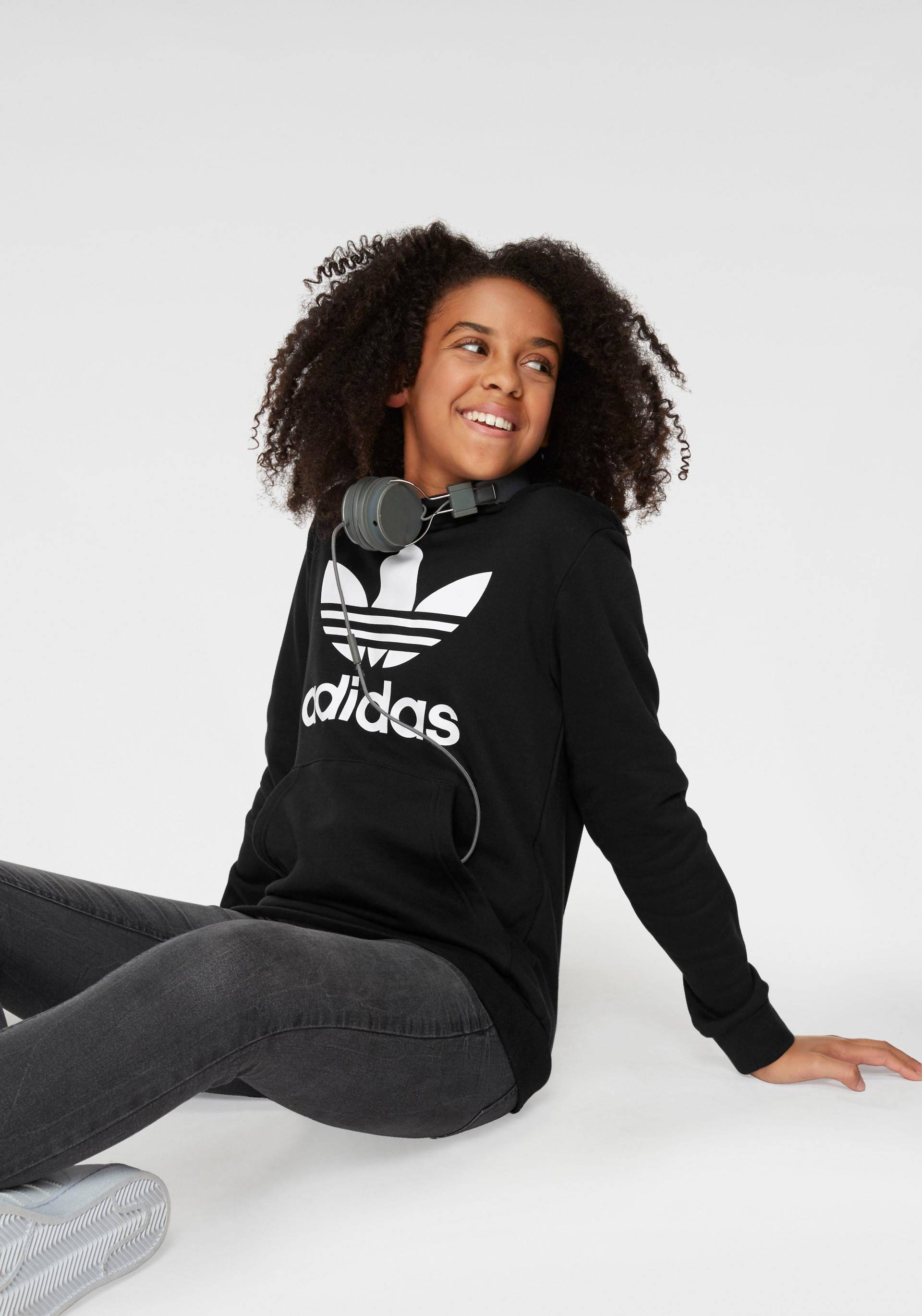 adidas Originals Kapuzensweatshirt »TREFOIL HOODIE«, Hoodie, Kapuzenpullover mit grossem Logoprint adidas Originals Kapuzensweatshirt »TREFOIL HOODIE«, Hoodie, Kapuzenpullover mit grossem Logoprint von adidas Originals