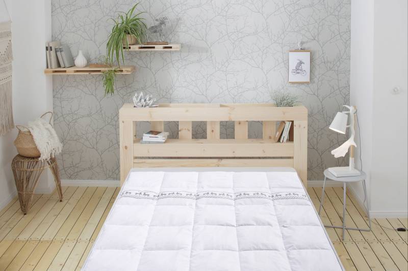 Älgdröm Daunenbettdecke »Finja, Bettdecke 135x200 cm, weitere Grössen, Made in Germany«, leicht, Füllung 80% Daunen & 20% Federn, Bezug 100% Baumwolle, (1 St.), Bettdecken, Sommer & Winter, Decke, Made in Germany von Älgdröm
