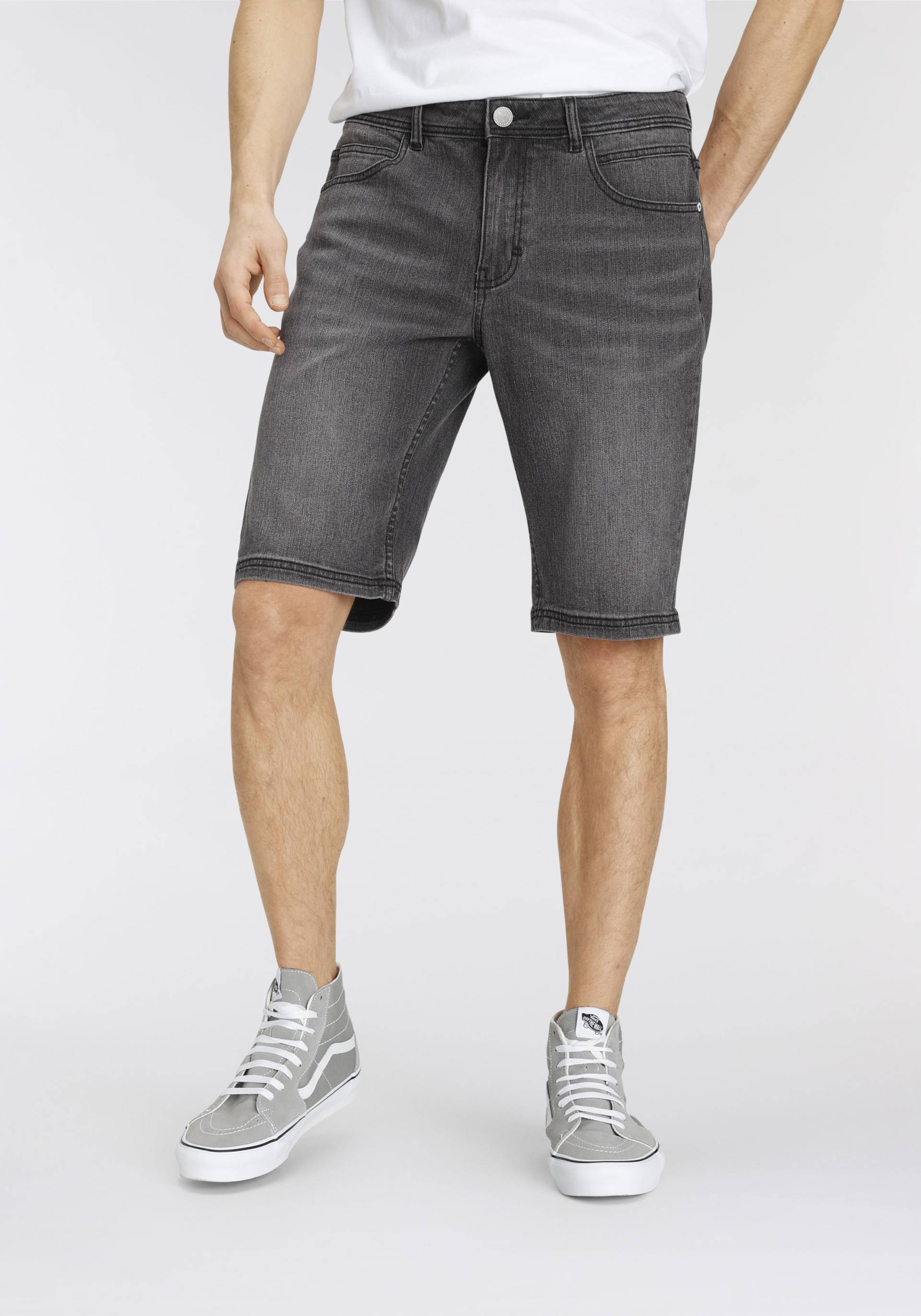 AJC Shorts, im 5-Pocket-Stil von AJC