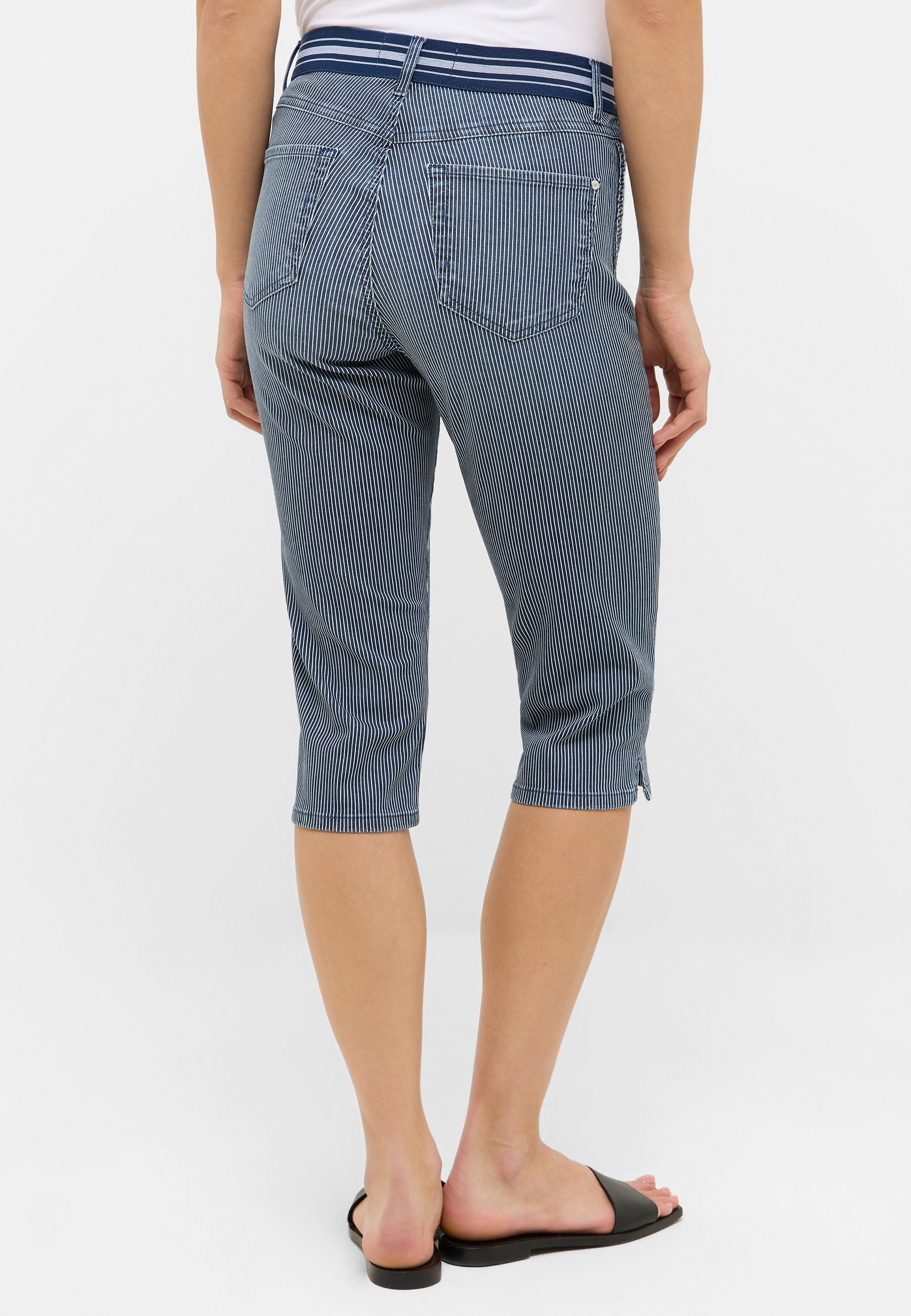 ANGELS Caprijeans »ANACAPRI SPORTY«, mit feinen Streifen ANGELS Caprijeans »ANACAPRI SPORTY«, mit feinen Streifen von ANGELS