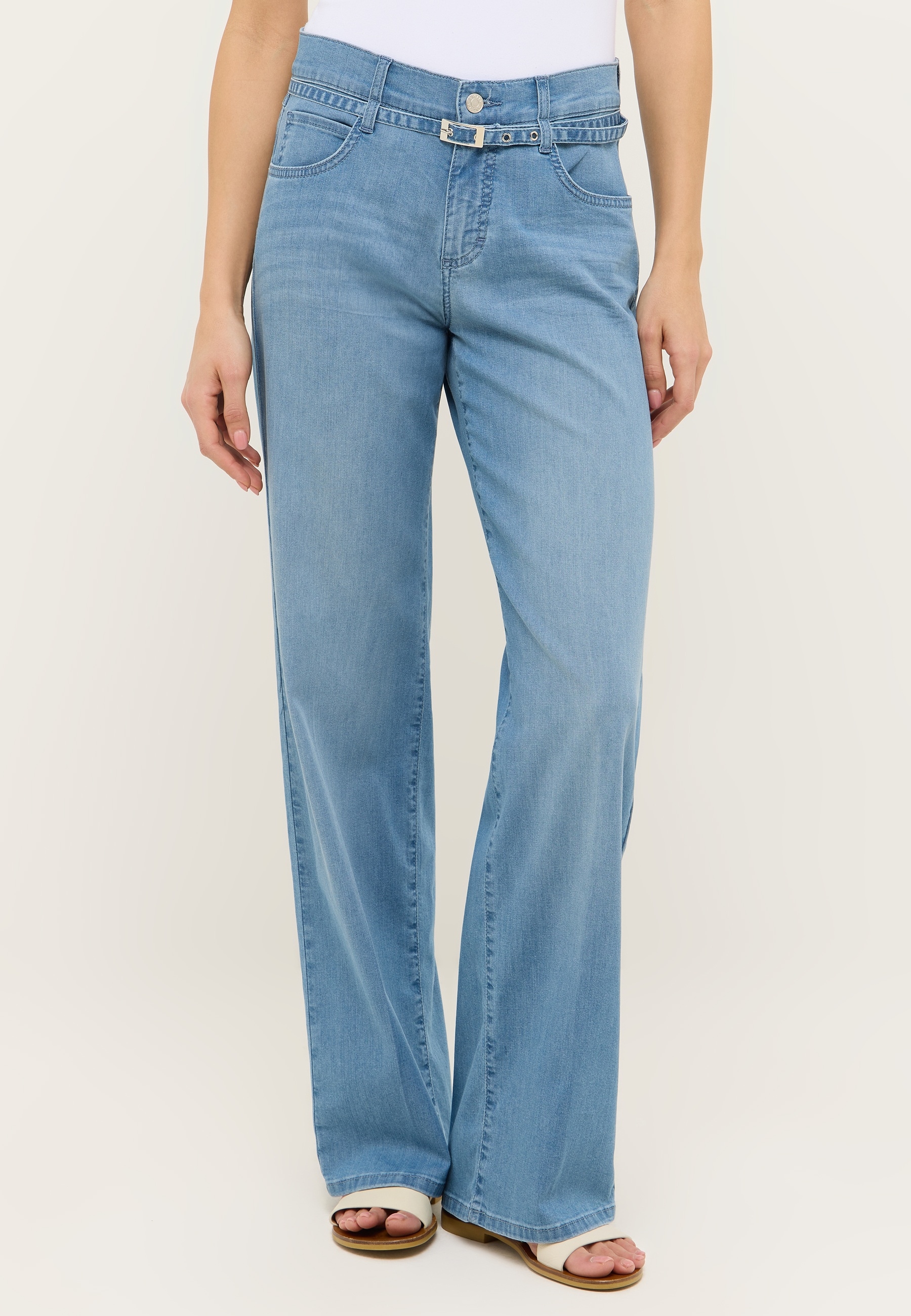 ANGELS Relax-fit-Jeans »LIZ BELT«, mit integriertem Gürtel ANGELS Relax-fit-Jeans »LIZ BELT«, mit integriertem Gürtel von ANGELS