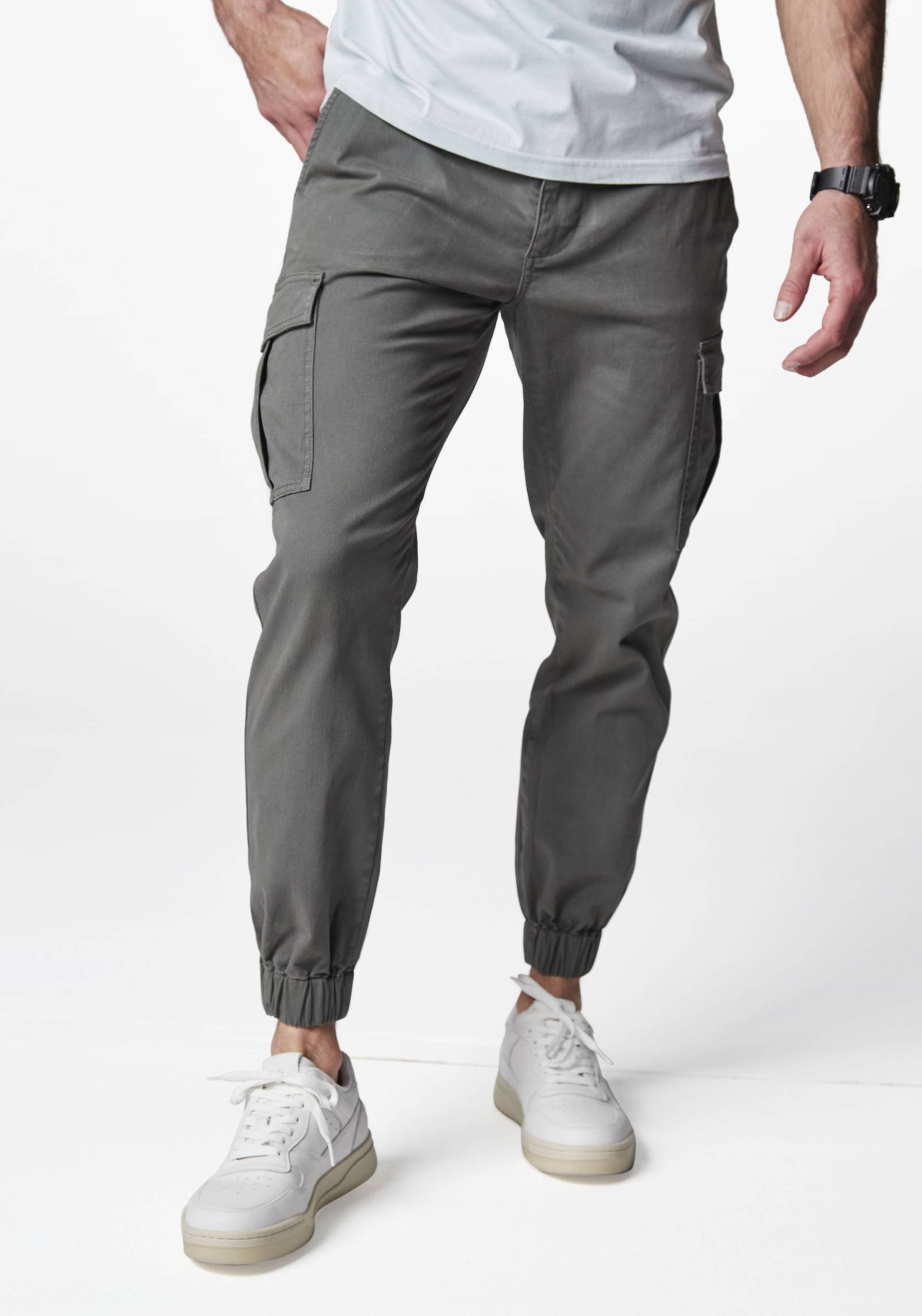 AUTHENTIC LE JOGGER Cargohose, mit normaler Bundhöhe aus Baumwoll-Elasthan Qualität von AUTHENTIC LE JOGGER