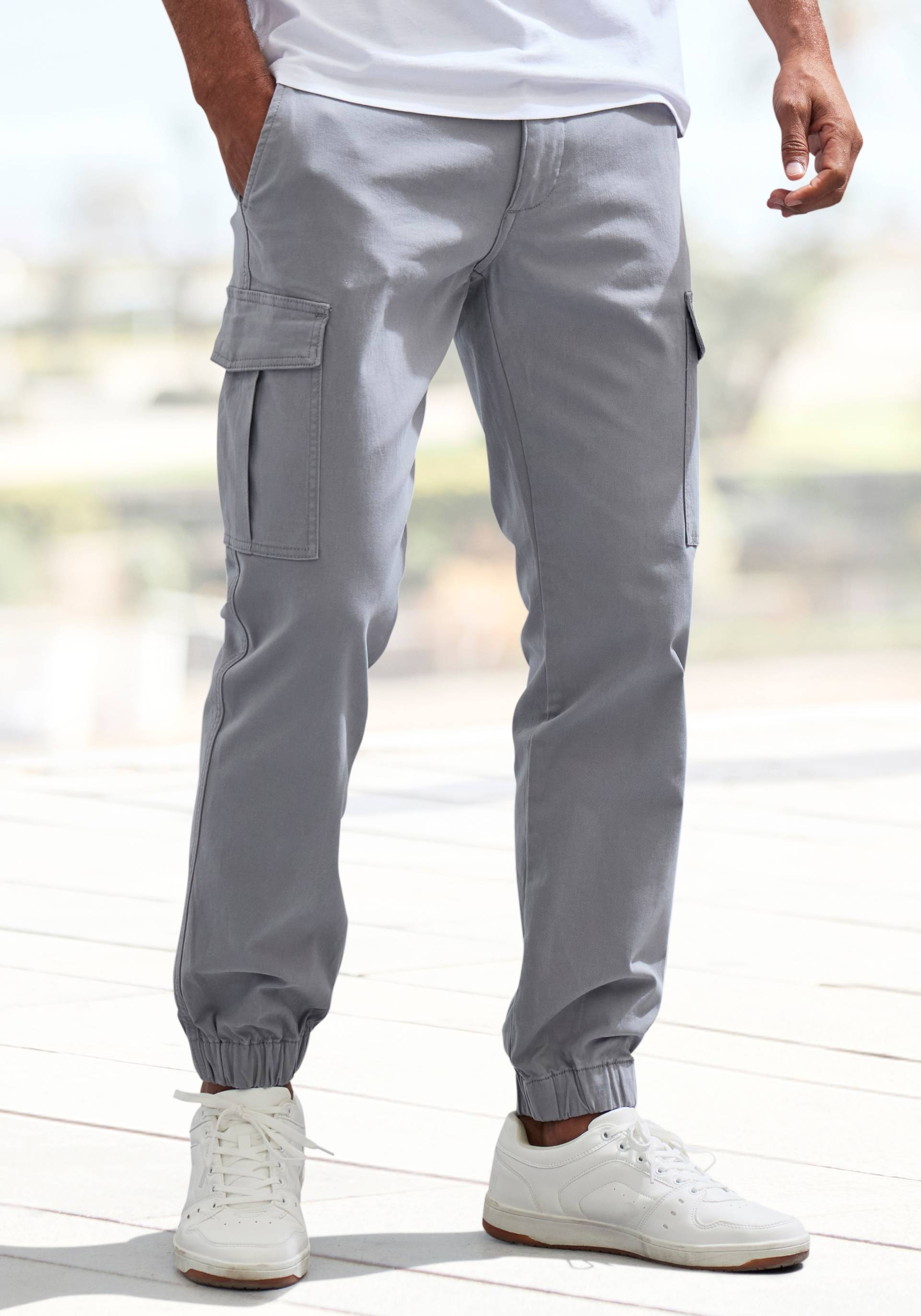 AUTHENTIC LE JOGGER Cargohose, mit normaler Bundhöhe aus elastischer Baumwoll-Qualität AUTHENTIC LE JOGGER Cargohose, mit normaler Bundhöhe aus elastischer Baumwoll-Qualität von AUTHENTIC LE JOGGER