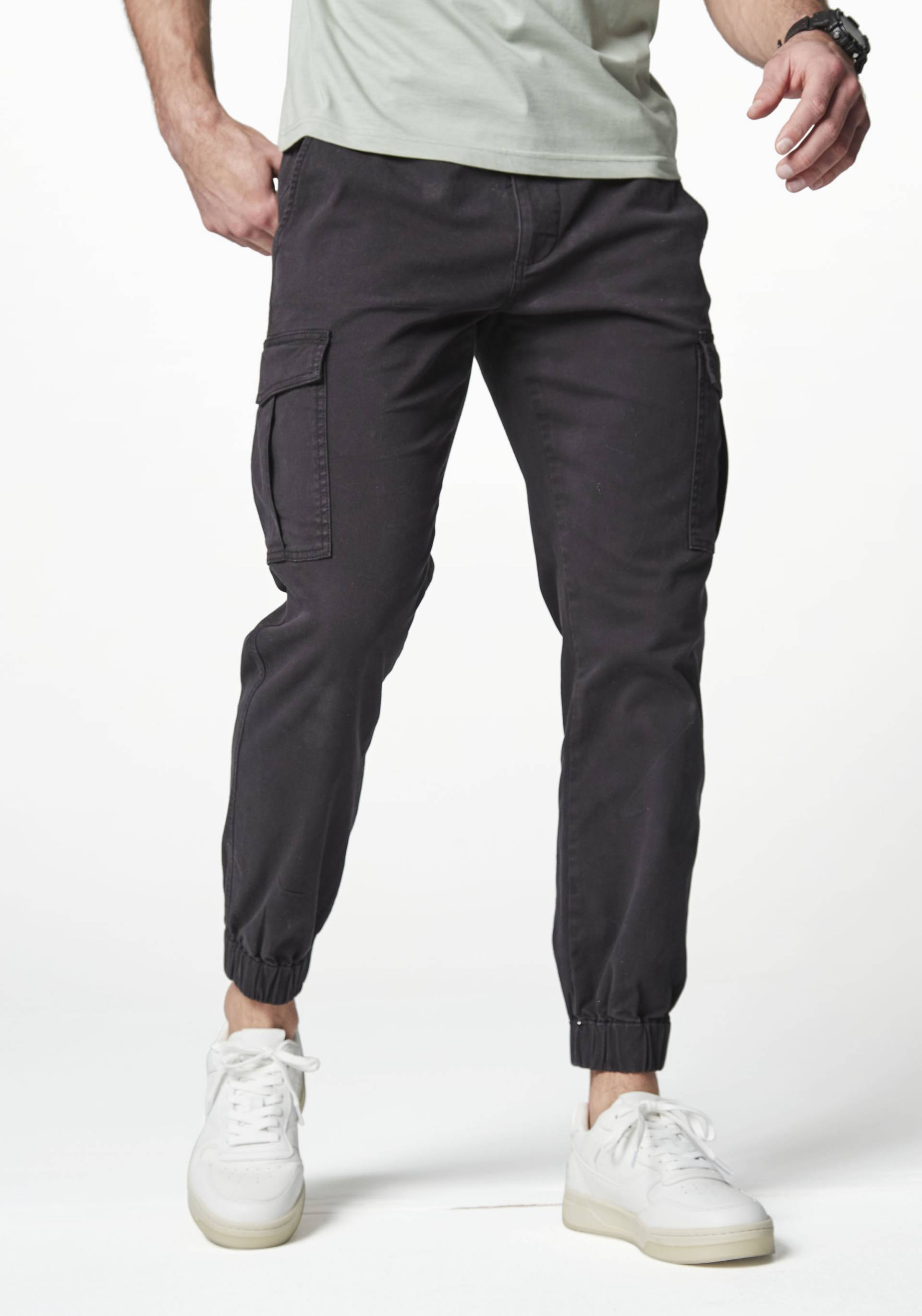 AUTHENTIC LE JOGGER Cargohose, mit normaler Bundhöhe aus Baumwoll-Elasthan Qualität von AUTHENTIC LE JOGGER