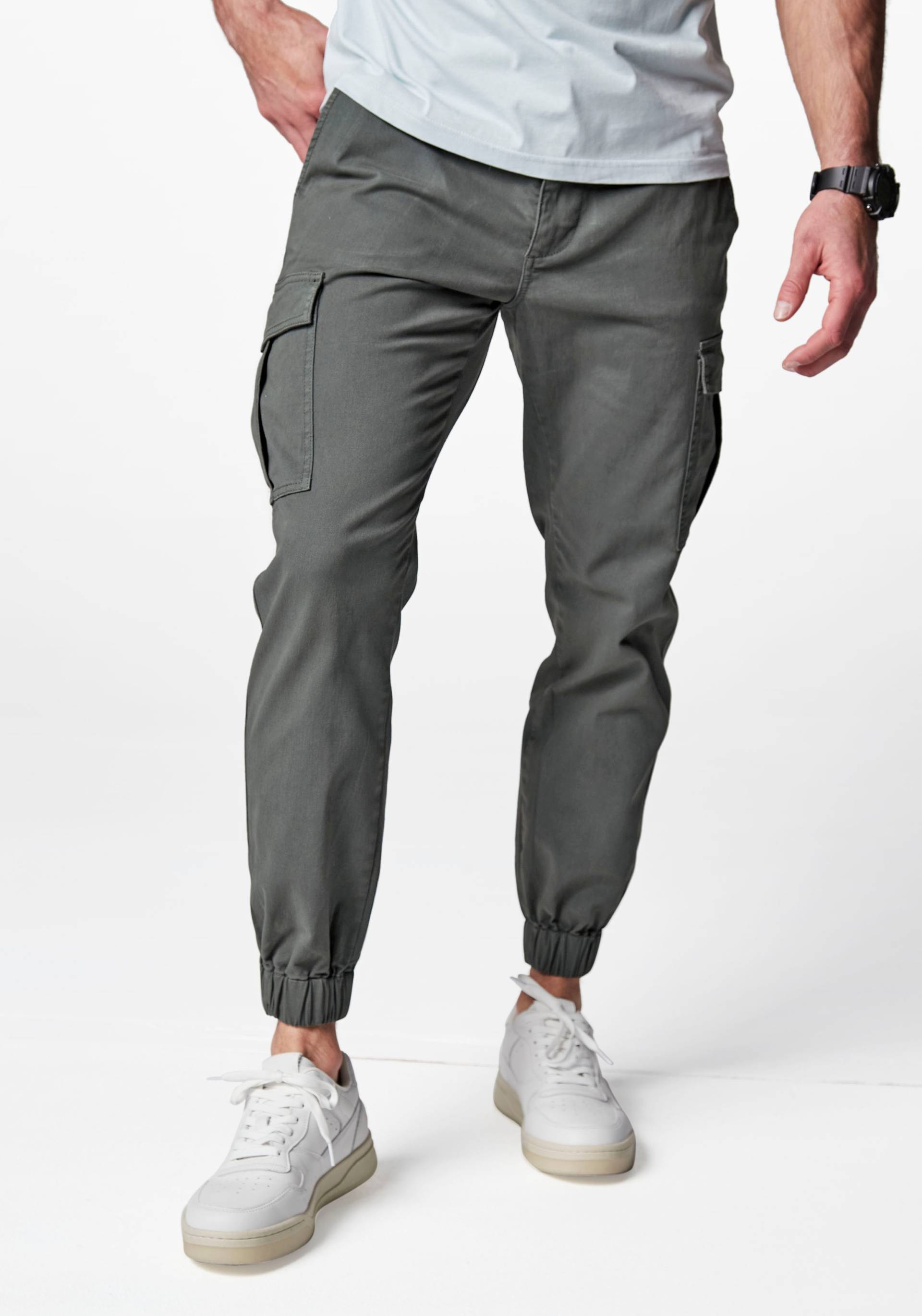 AUTHENTIC LE JOGGER Cargohose, mit normaler Bundhöhe aus Baumwoll-Elasthan Qualität von AUTHENTIC LE JOGGER