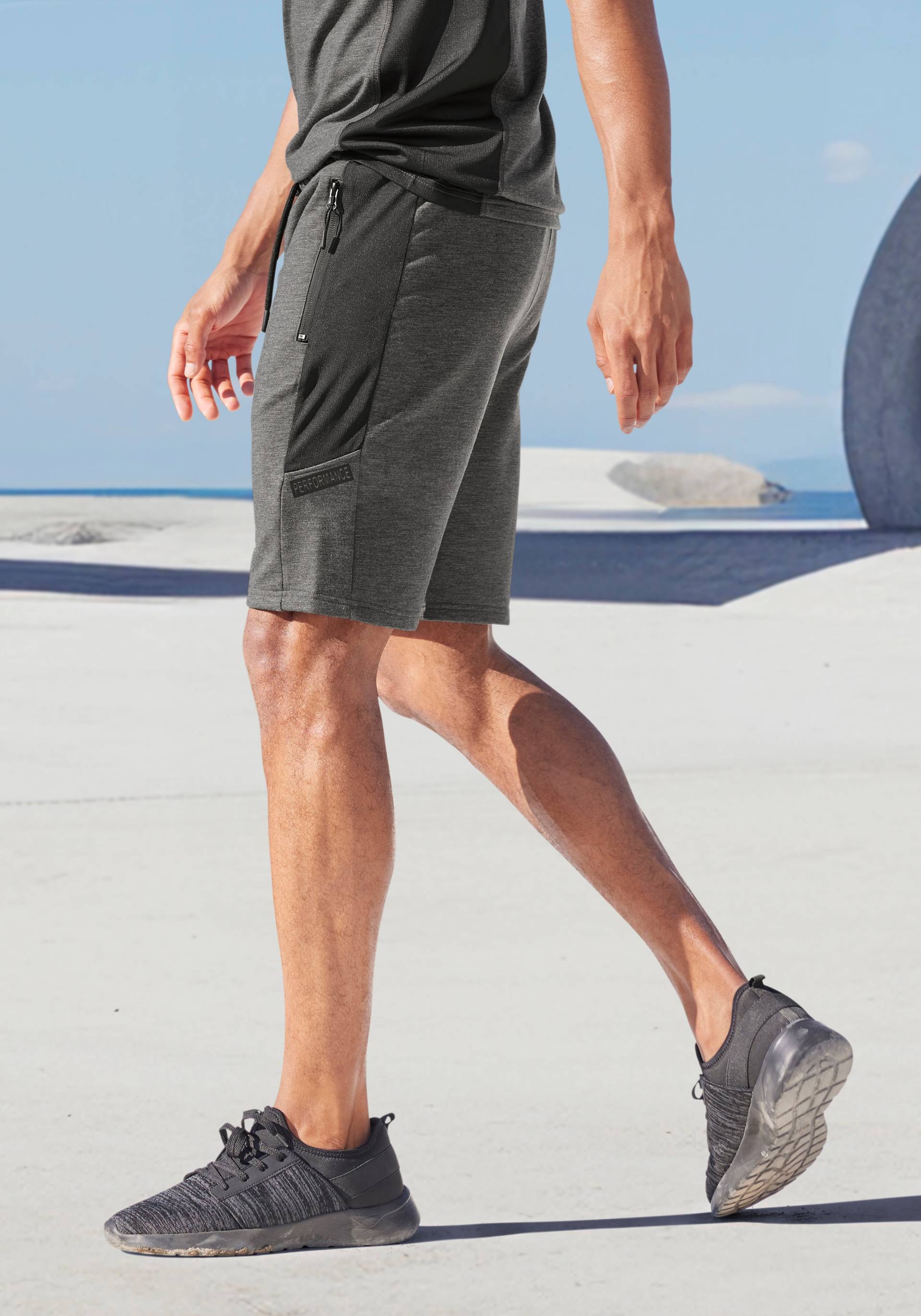 AUTHENTIC LE JOGGER Shorts »- Sporthose« von AUTHENTIC LE JOGGER