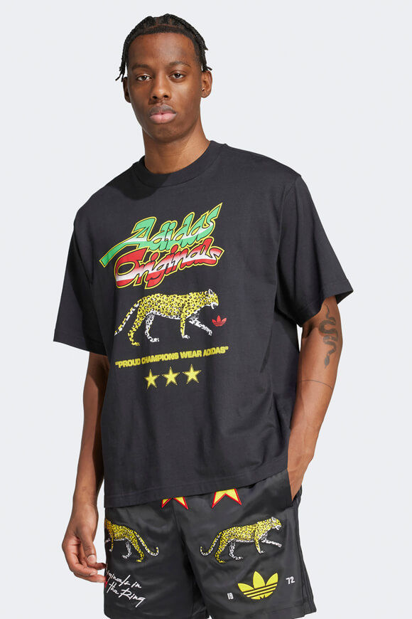 Adidas Originals Champions Graphic T-Shirt | Black | Herren  | M von Adidas Originals