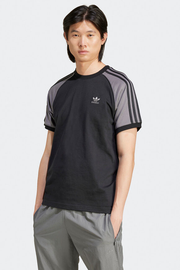 Adidas Originals Colorblocked 3-Stripes T-Shirt | Black | Herren  | L von Adidas Originals