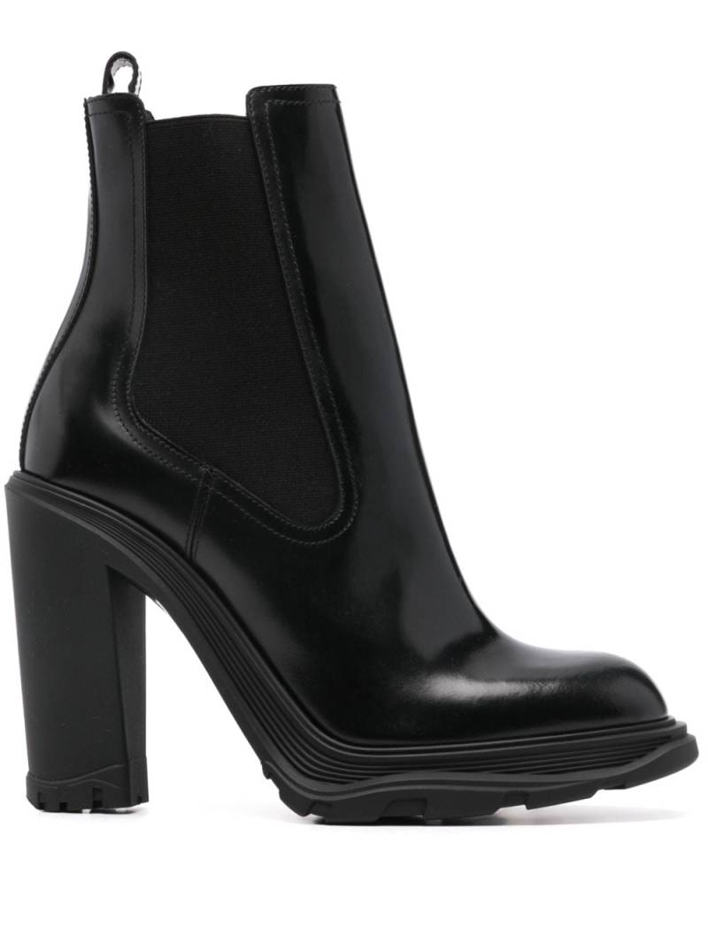 Alexander McQueen Tread Heeled Chelsea boots - Black von Alexander McQueen