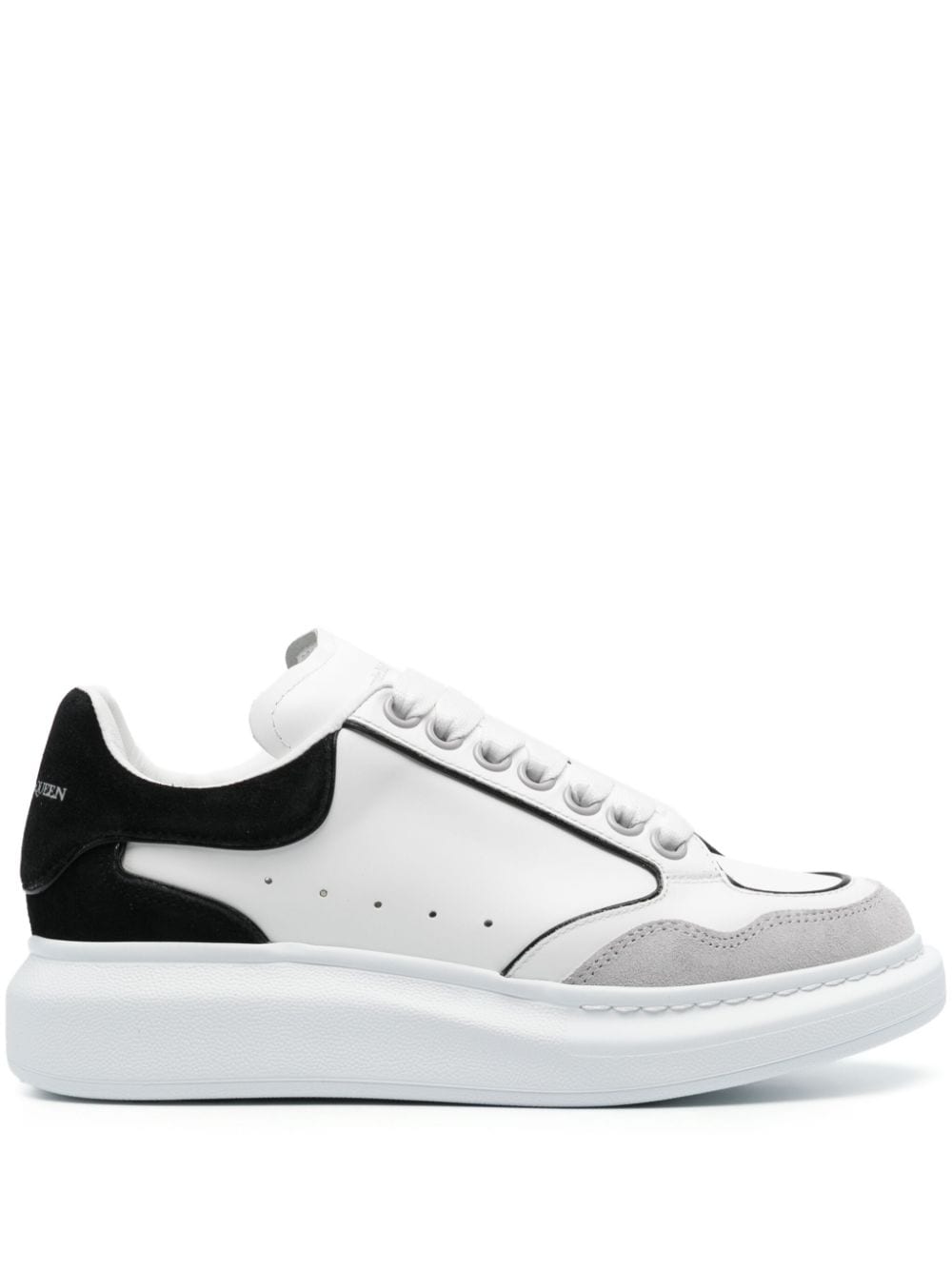 Alexander McQueen Oversize leather sneakers - White von Alexander McQueen