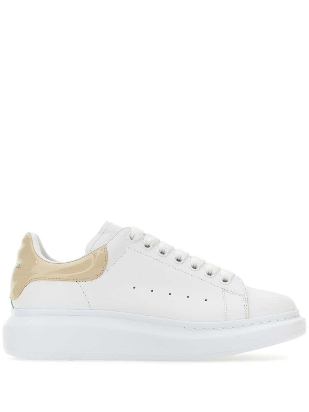 Alexander McQueen Oversized leather sneakers - White von Alexander McQueen