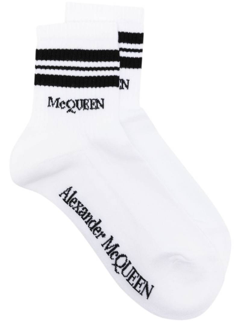 Alexander McQueen logo-embroidered striped socks - White von Alexander McQueen