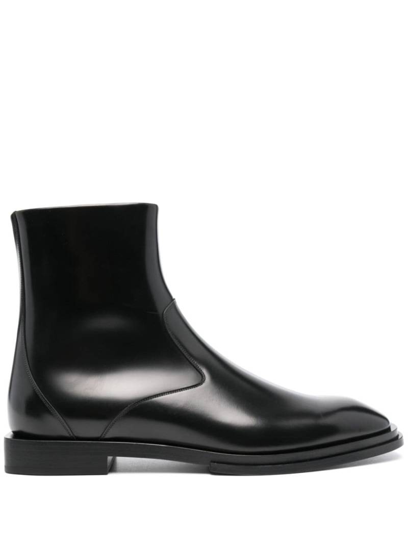 Alexander McQueen metal-trim leather boots - Black von Alexander McQueen