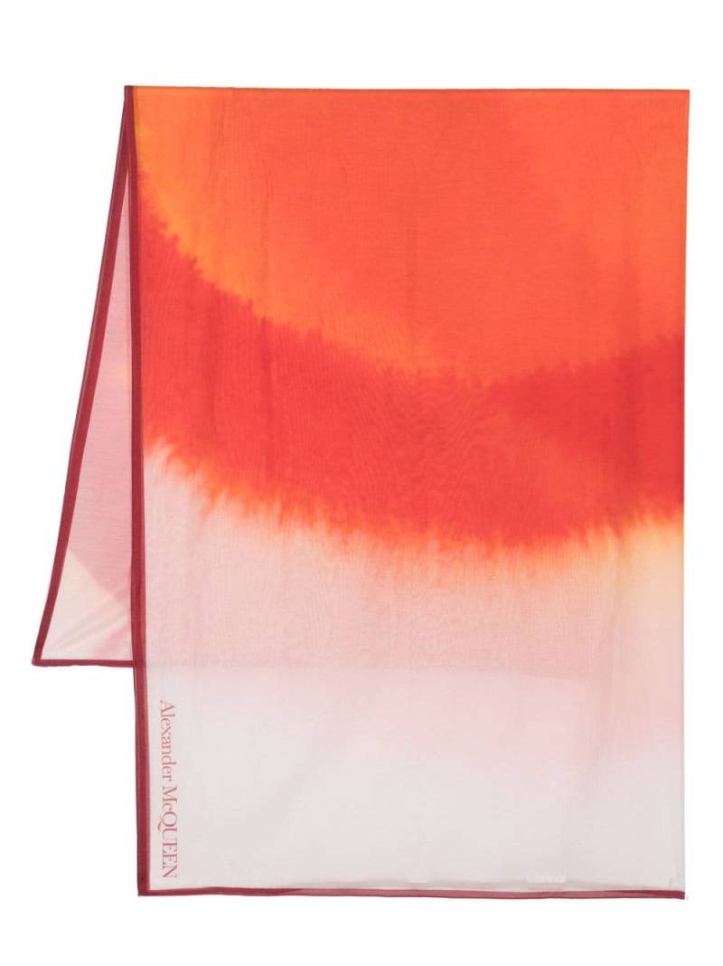 Alexander McQueen logo gradient-effect scarf - Pink von Alexander McQueen