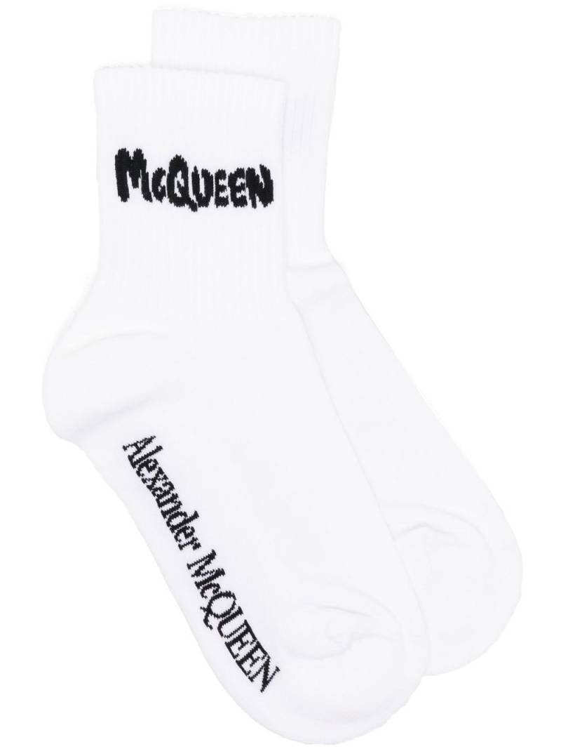 Alexander McQueen logo-intarsia socks - White von Alexander McQueen