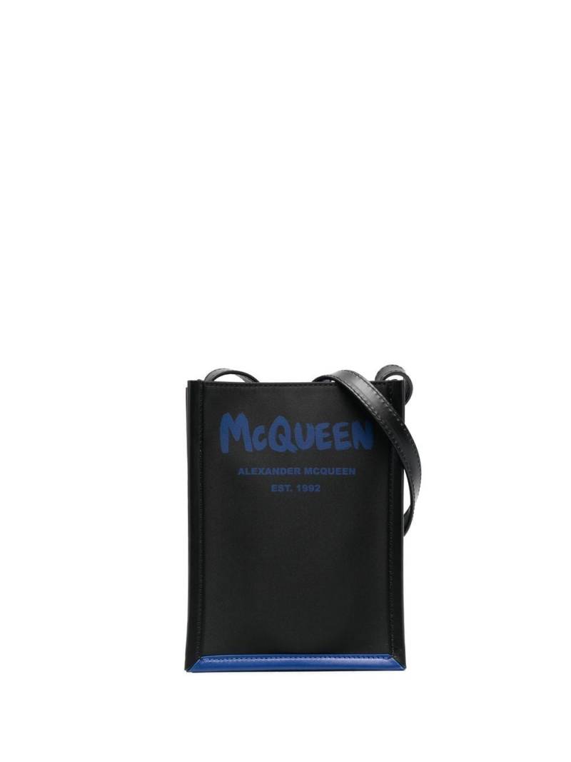 Alexander McQueen logo-print shoulder bag - Black von Alexander McQueen