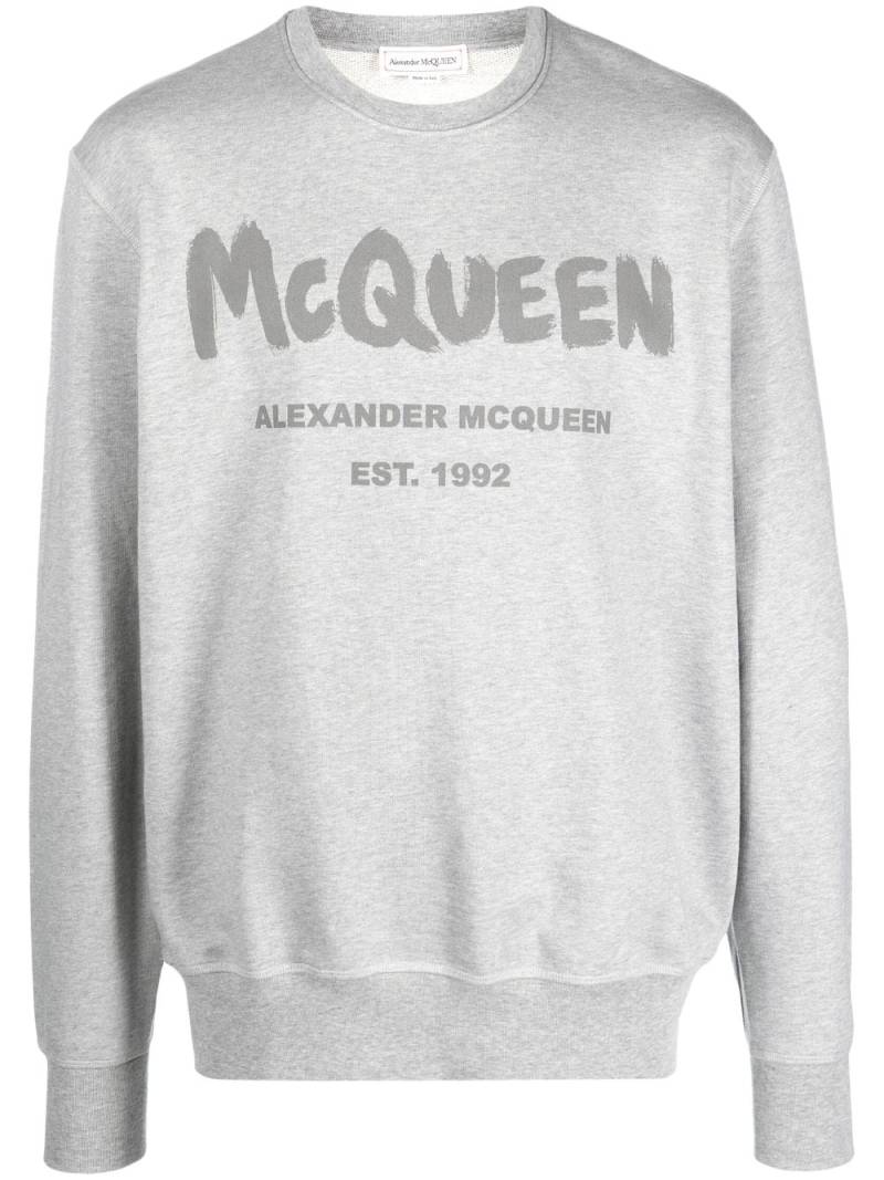 Alexander McQueen logo-print sweatshirt - Grey von Alexander McQueen
