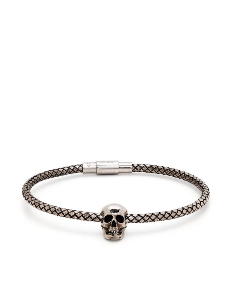 Alexander McQueen skull-charm woven bracelet - Silver von Alexander McQueen