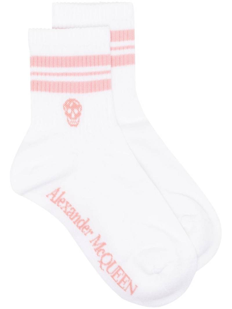 Alexander McQueen skull stripe ankle socks - White von Alexander McQueen