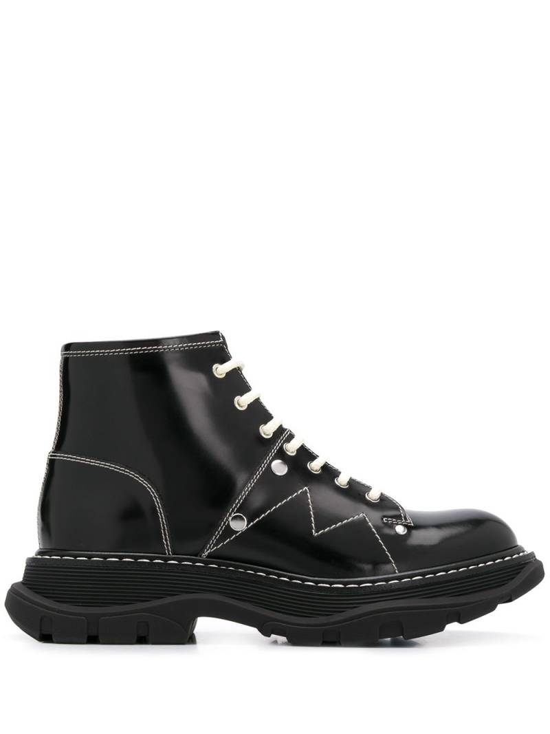 Alexander McQueen tread lace-up boots - Black von Alexander McQueen