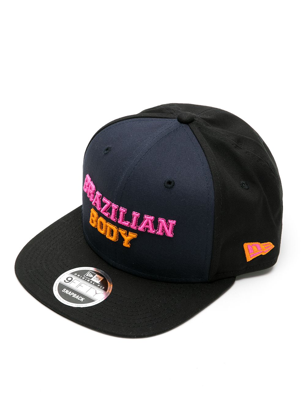 Amir Slama Brasilian body + New Era cap - Black von Amir Slama