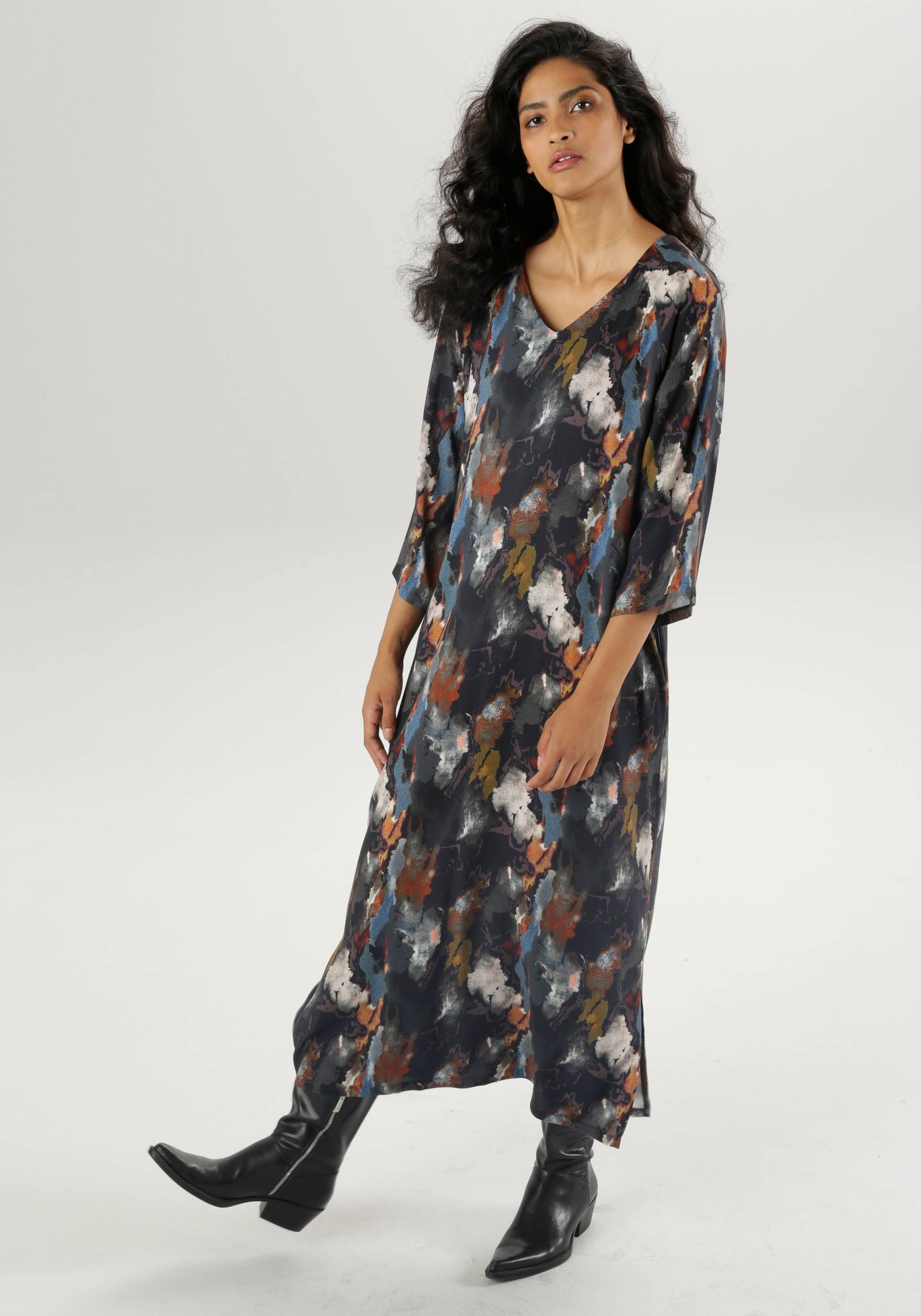 Aniston CASUAL Blusenkleid, mit extravagantem, grafischen Batik-Muster von Aniston CASUAL