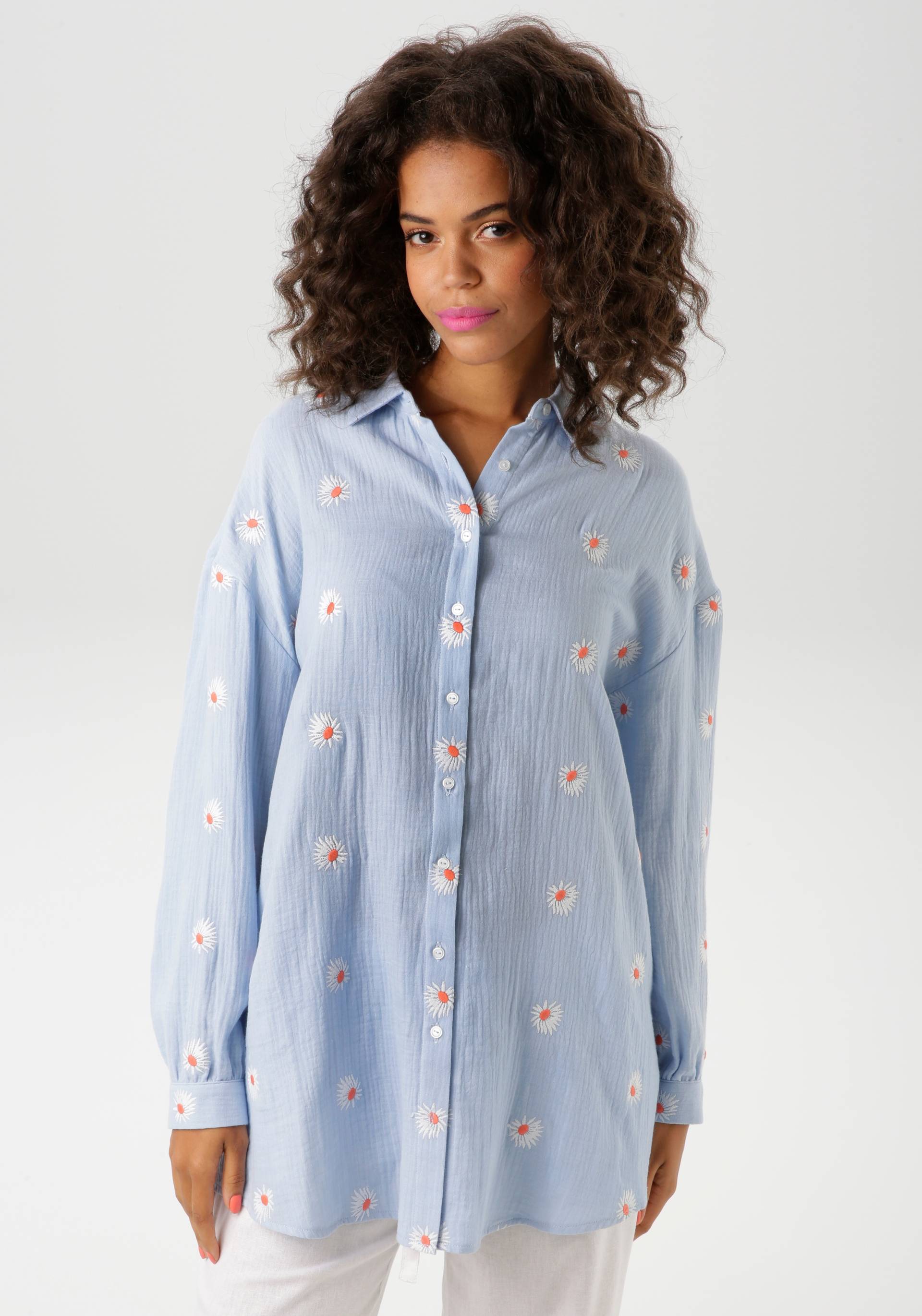 Aniston CASUAL Hemdbluse, mit bezaubernden Blüten bestickt - NEUE KOLLEKTION Aniston CASUAL Hemdbluse, mit bezaubernden Blüten bestickt - NEUE KOLLEKTION von Aniston CASUAL
