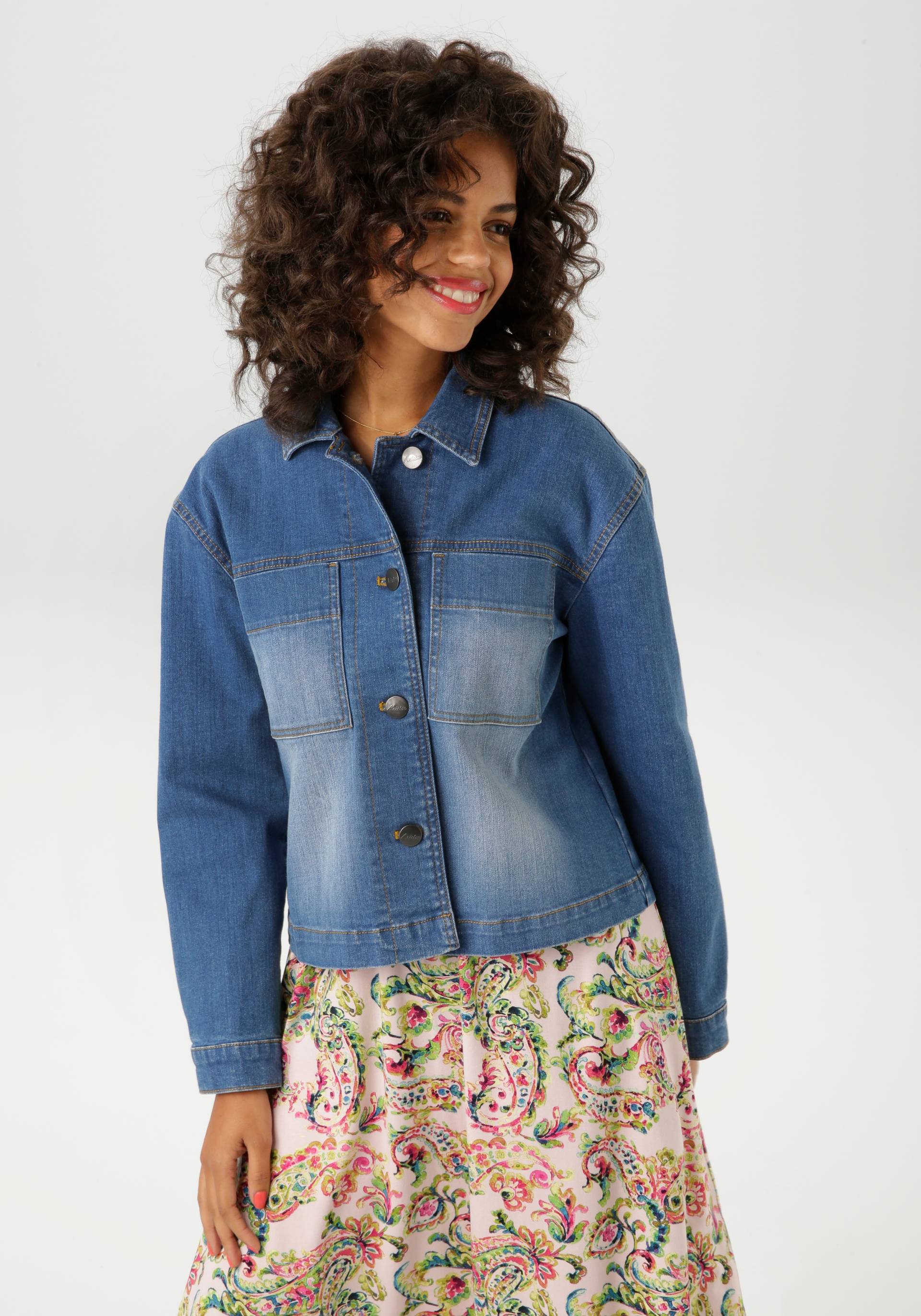 Aniston CASUAL Jeansjacke, in trendiger Used-Waschung - NEUE KOLLEKTION Aniston CASUAL Jeansjacke, in trendiger Used-Waschung - NEUE KOLLEKTION von Aniston CASUAL