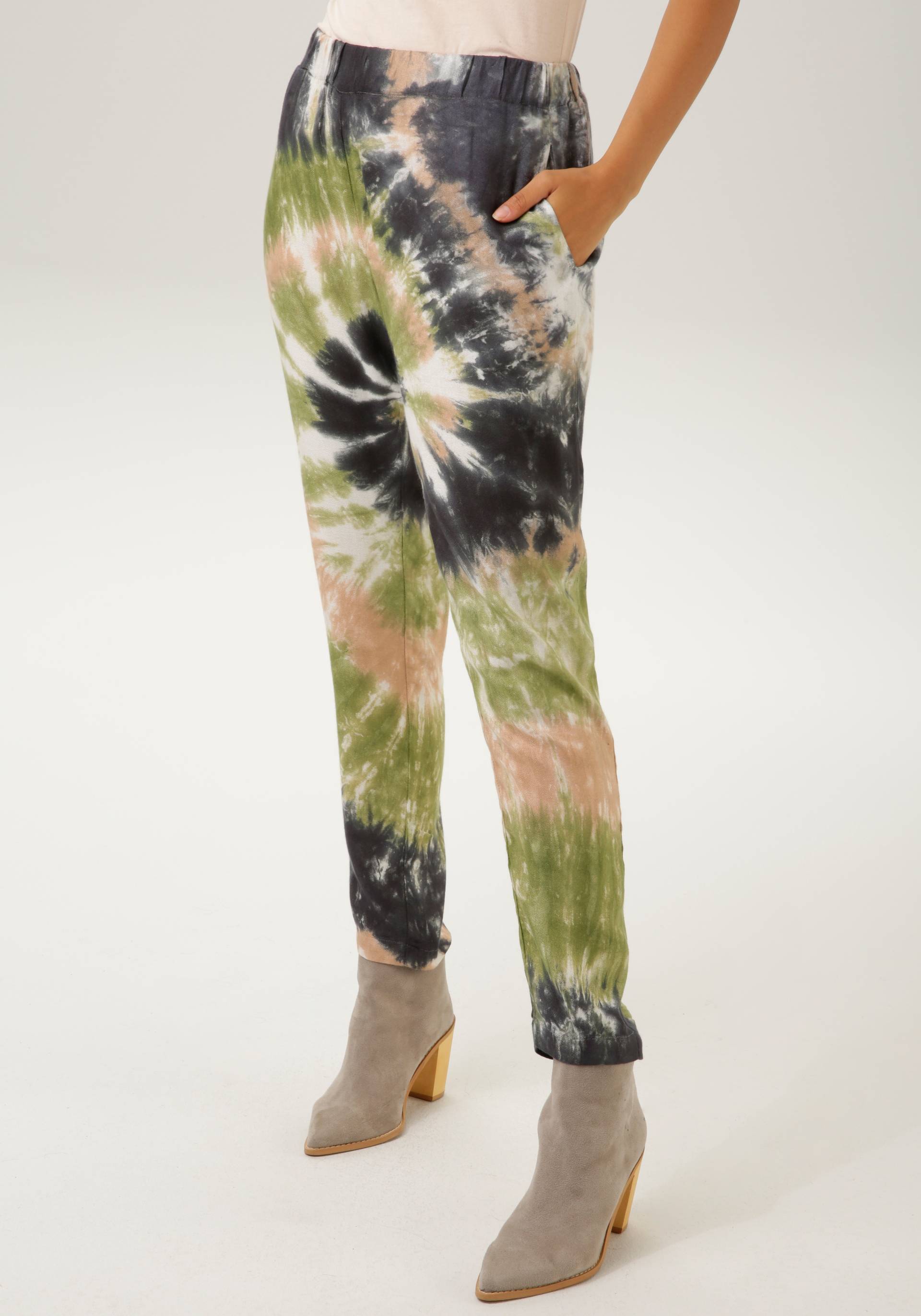 Aniston CASUAL Schlupfhose, mit Batikdruck - jedes Teil ein Unikat Aniston CASUAL Schlupfhose, mit Batikdruck - jedes Teil ein Unikat von Aniston CASUAL