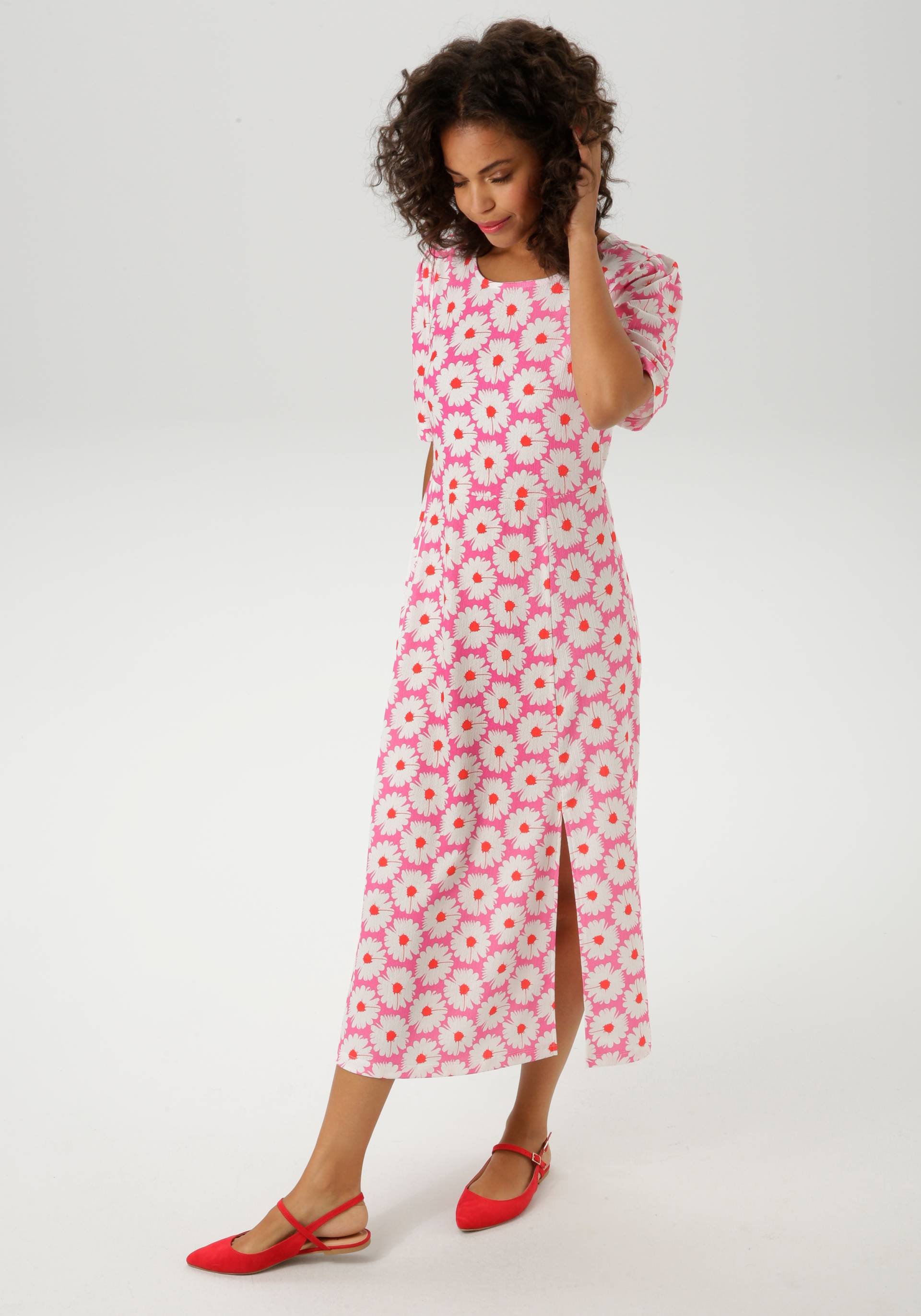 Aniston CASUAL Sommerkleid, allover mit Blüten bedruckt - NEUE KOLLEKTION Aniston CASUAL Sommerkleid, allover mit Blüten bedruckt - NEUE KOLLEKTION von Aniston CASUAL