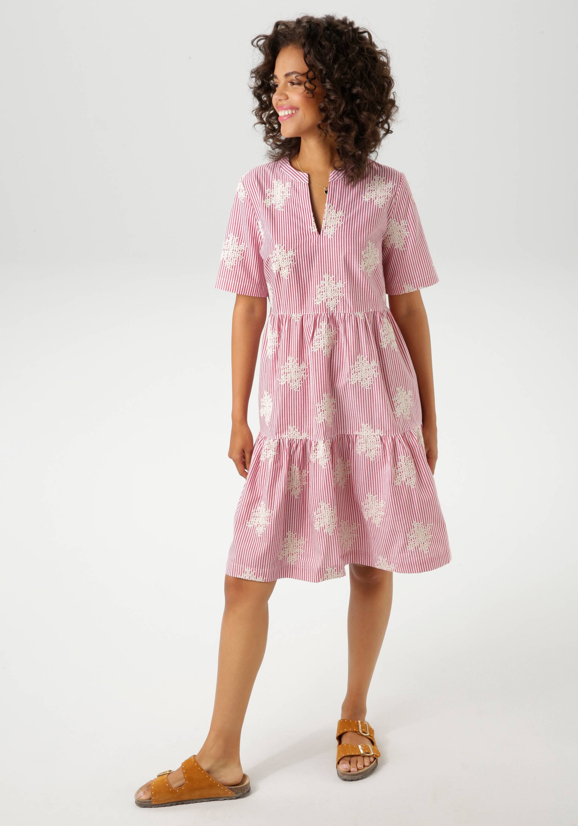 Aniston CASUAL Sommerkleid, gestreift und mit aufwändigen Stickereien verziert - NEUE KOLLEKTION Aniston CASUAL Sommerkleid, gestreift und mit aufwändigen Stickereien verziert - NEUE KOLLEKTION von Aniston CASUAL