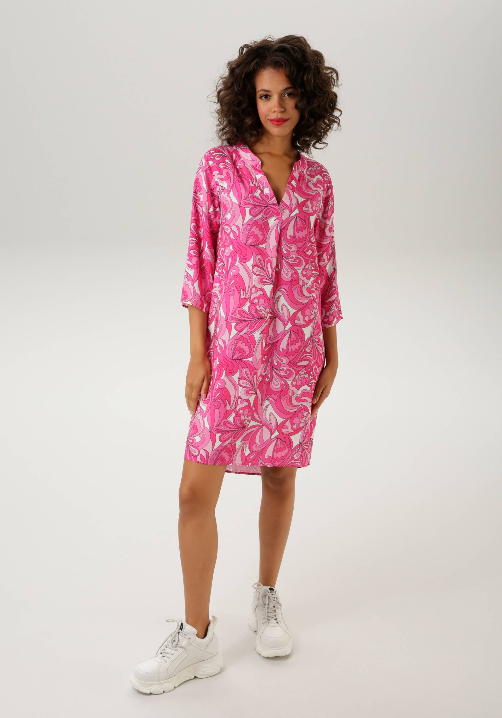 Aniston CASUAL Sommerkleid, mit farbharmonischem, graphischem Druck Aniston CASUAL Sommerkleid, mit farbharmonischem, graphischem Druck von Aniston CASUAL