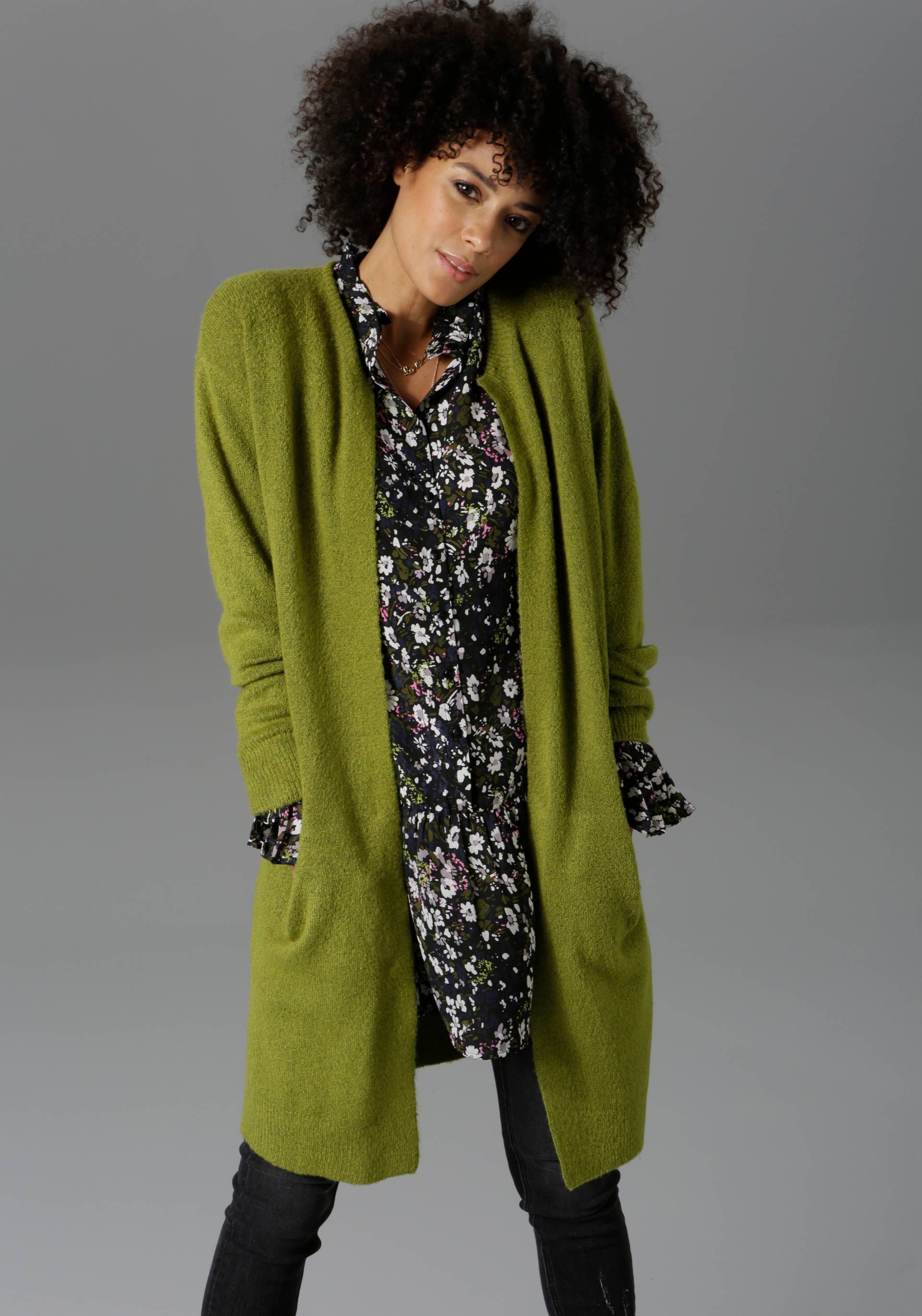 Aniston CASUAL Strickjacke, im Oversize Look Aniston CASUAL Strickjacke, im Oversize Look von Aniston CASUAL