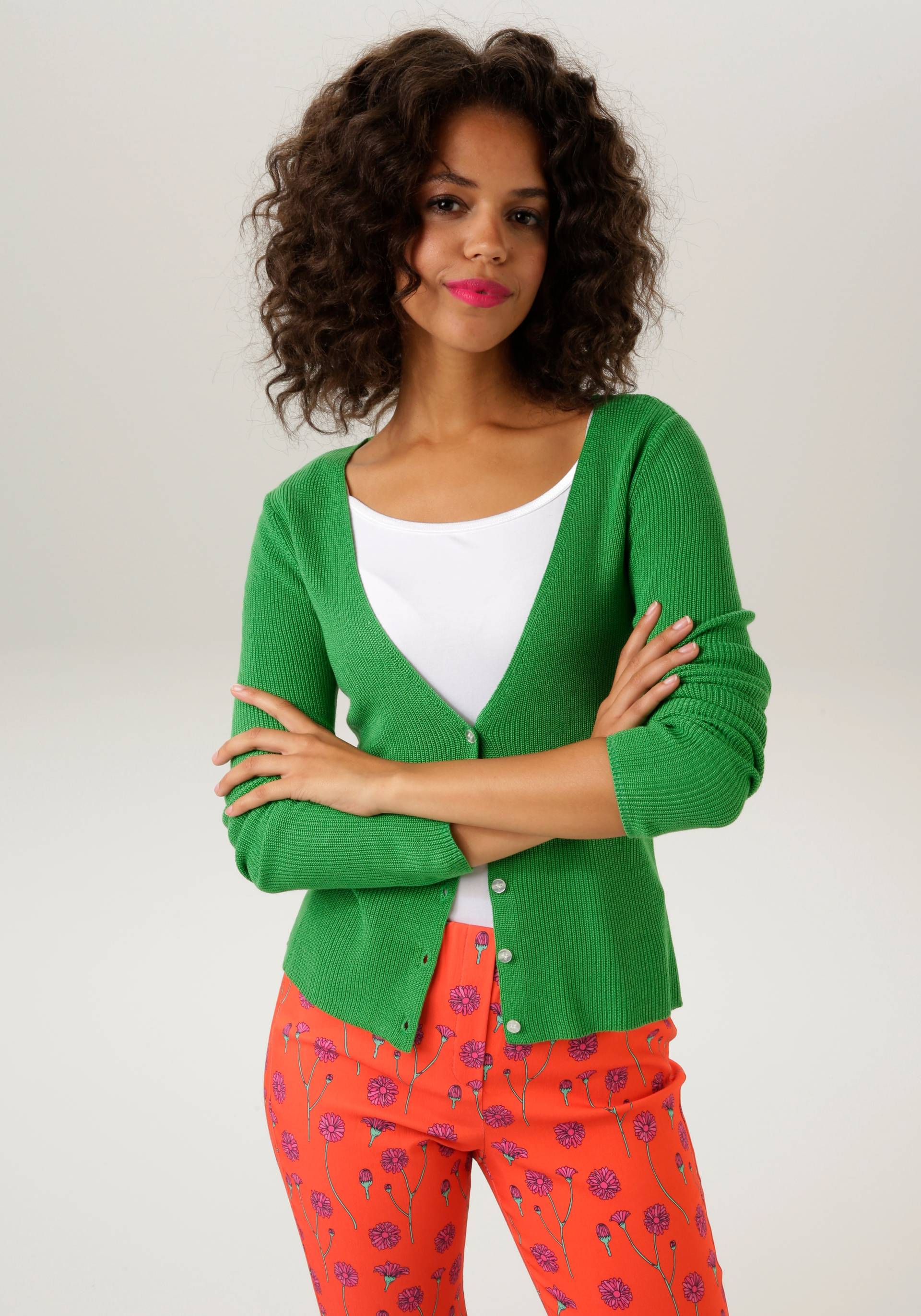 Aniston CASUAL Strickjacke, in trendiger Farbpalette Aniston CASUAL Strickjacke, in trendiger Farbpalette von Aniston CASUAL