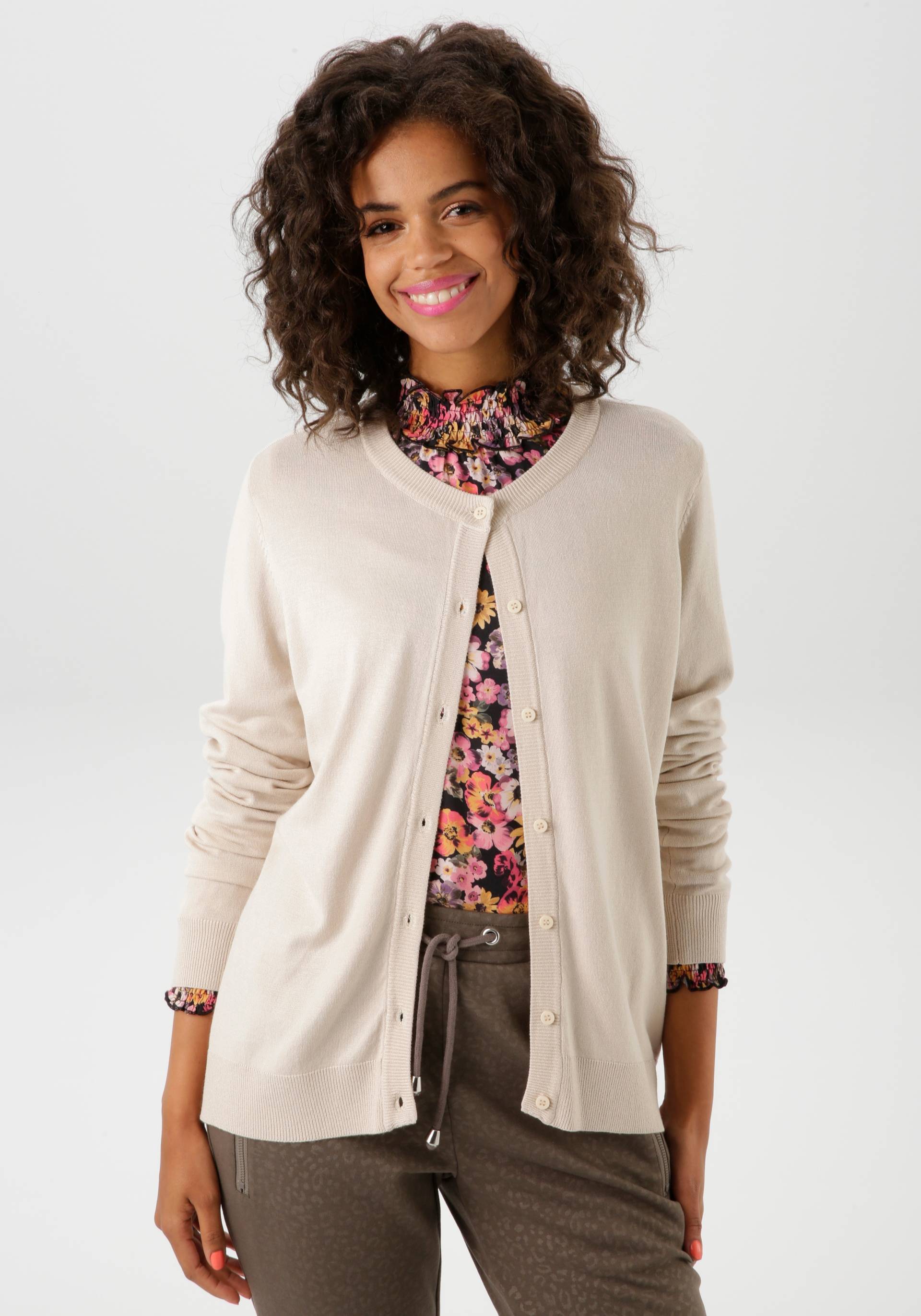 Aniston CASUAL Strickjacke, mit Rundhals-Ausschnitt - NEUE KOLLEKTION Aniston CASUAL Strickjacke, mit Rundhals-Ausschnitt - NEUE KOLLEKTION von Aniston CASUAL
