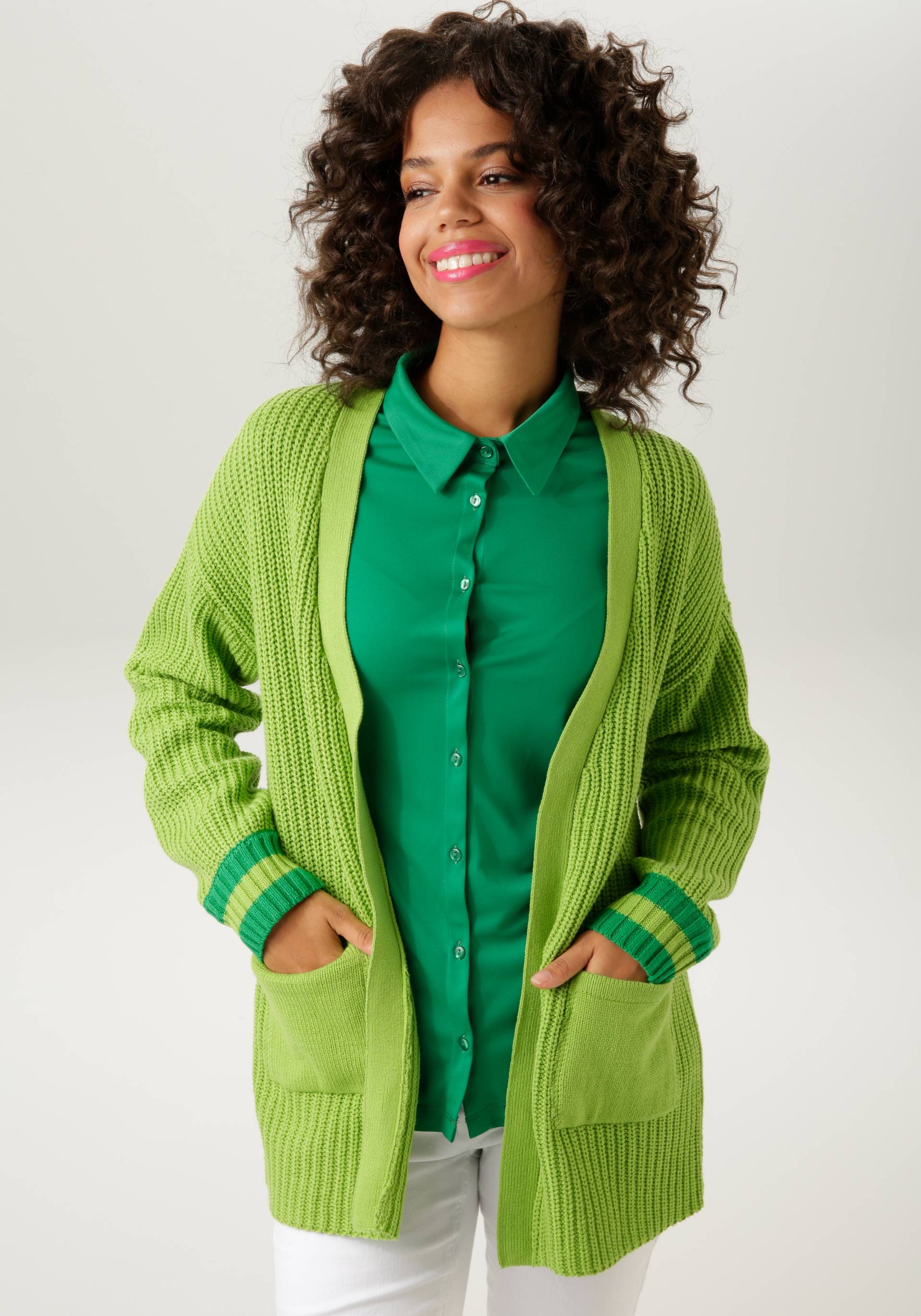Aniston CASUAL Strickjacke, mit gestreiften Ärmelbündchen Aniston CASUAL Strickjacke, mit gestreiften Ärmelbündchen von Aniston CASUAL