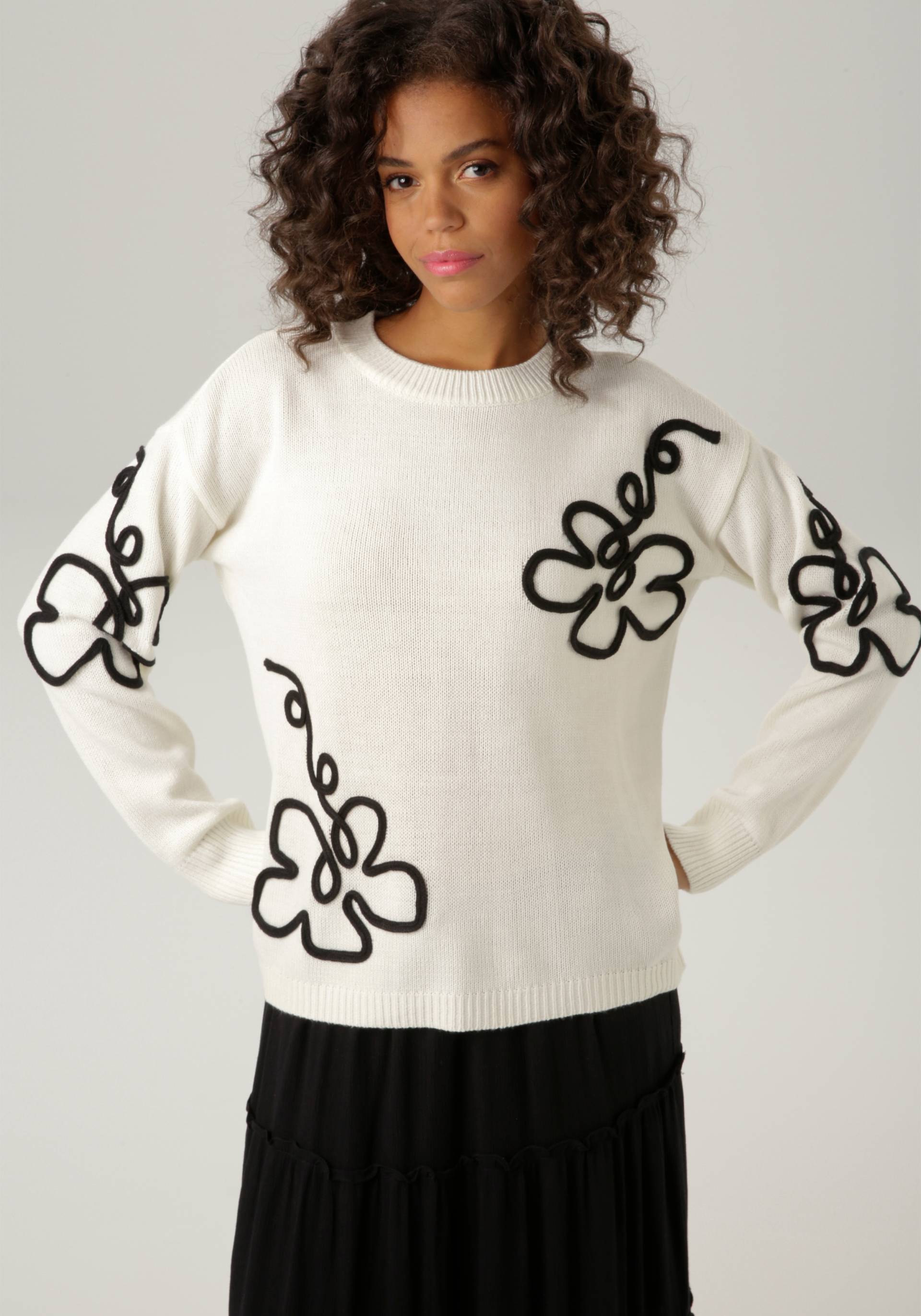 Aniston CASUAL Strickpullover, mit extravaganten Blüten-Applikationen - NEUE KOLLEKTION Aniston CASUAL Strickpullover, mit extravaganten Blüten-Applikationen - NEUE KOLLEKTION von Aniston CASUAL