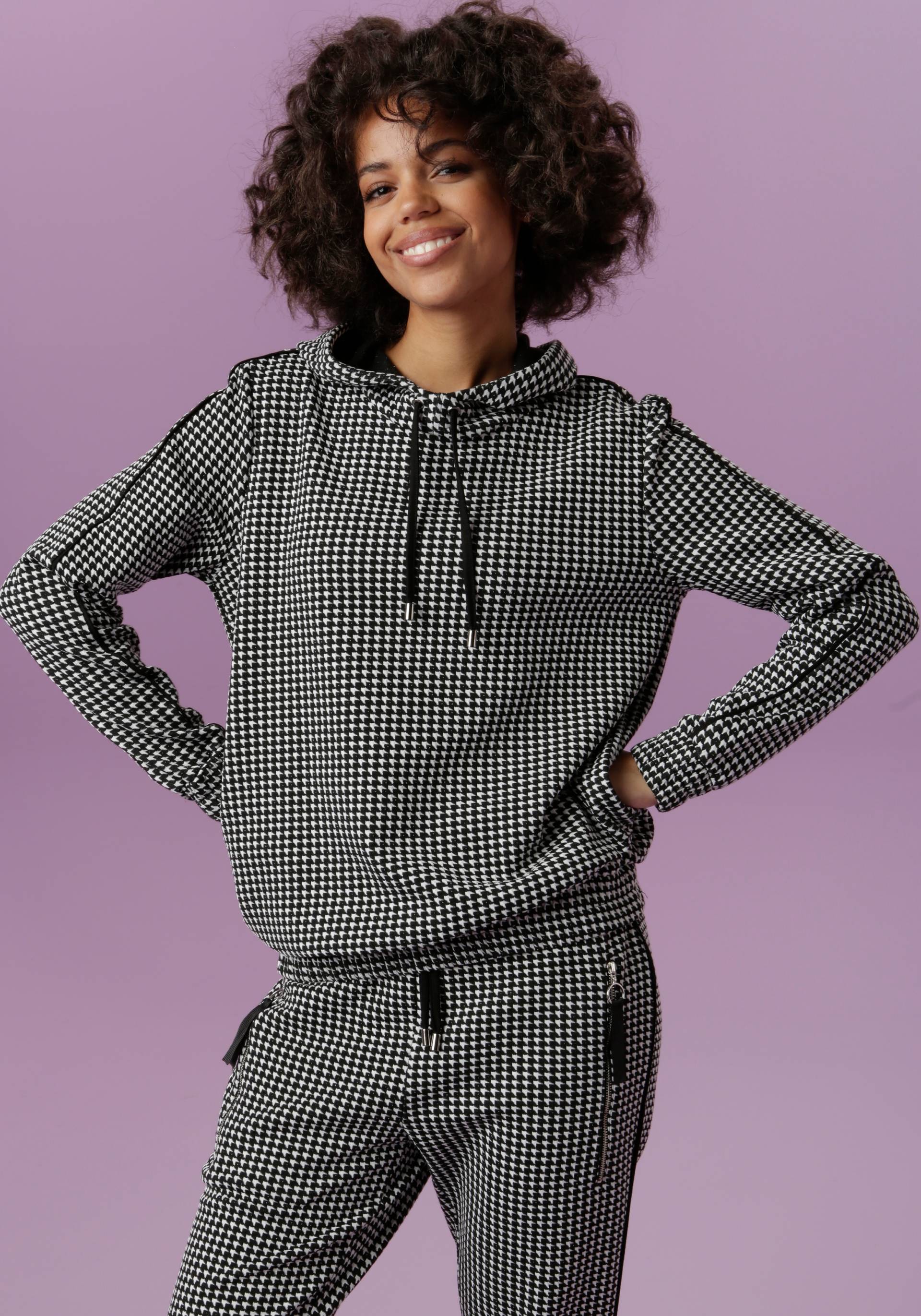 Aniston CASUAL Sweatshirt, Kapuze mit Bindeband regulierbar Aniston CASUAL Sweatshirt, Kapuze mit Bindeband regulierbar von Aniston CASUAL
