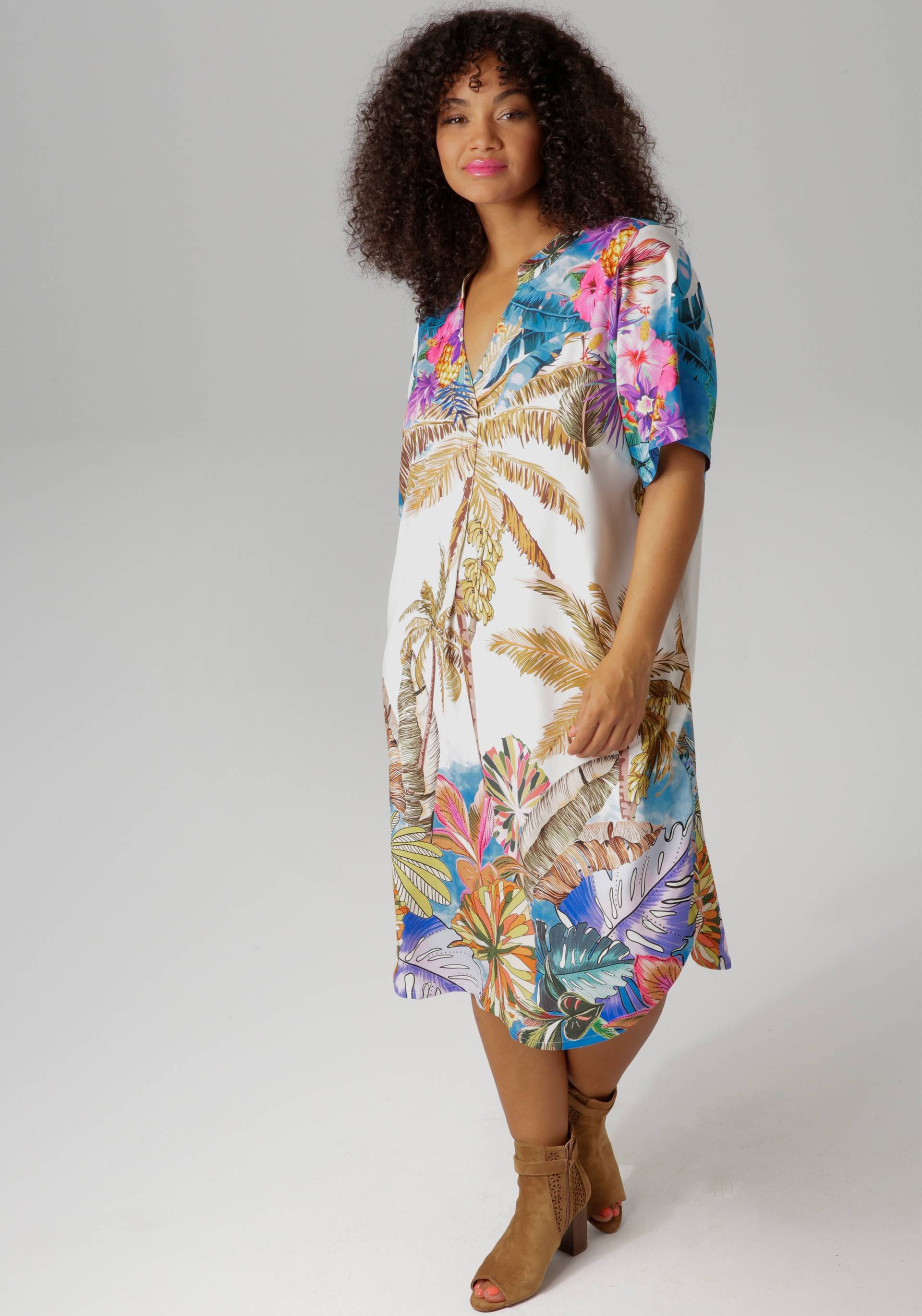 Aniston PLUS Blusenkleid, mit farbenfrohem, grossflächigem Palmendruck - NEUE KOLLEKTION Aniston PLUS Blusenkleid, mit farbenfrohem, grossflächigem Palmendruck - NEUE KOLLEKTION von Aniston PLUS