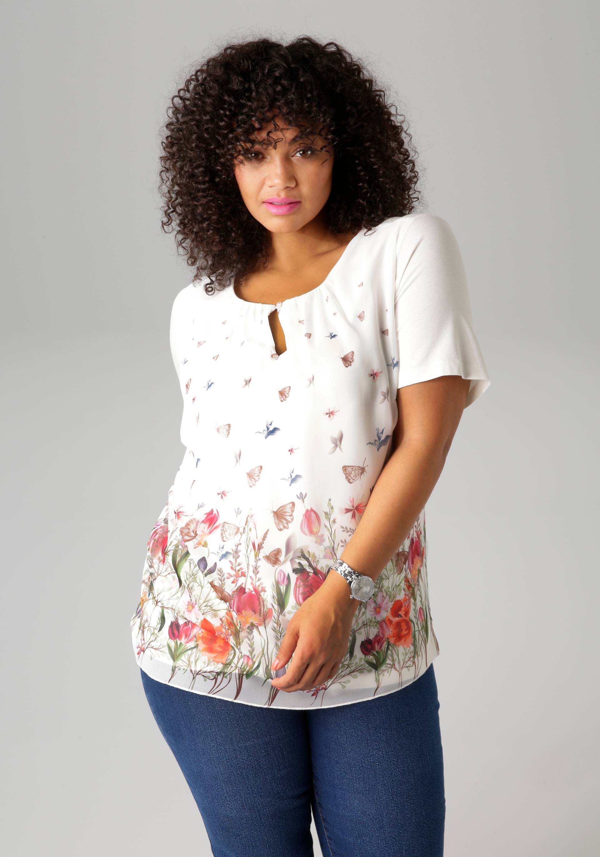 Aniston PLUS Shirtbluse, mit farbenfroher Blumenwiese bedruckt - NEUE KOLLEKTION Aniston PLUS Shirtbluse, mit farbenfroher Blumenwiese bedruckt - NEUE KOLLEKTION von Aniston PLUS