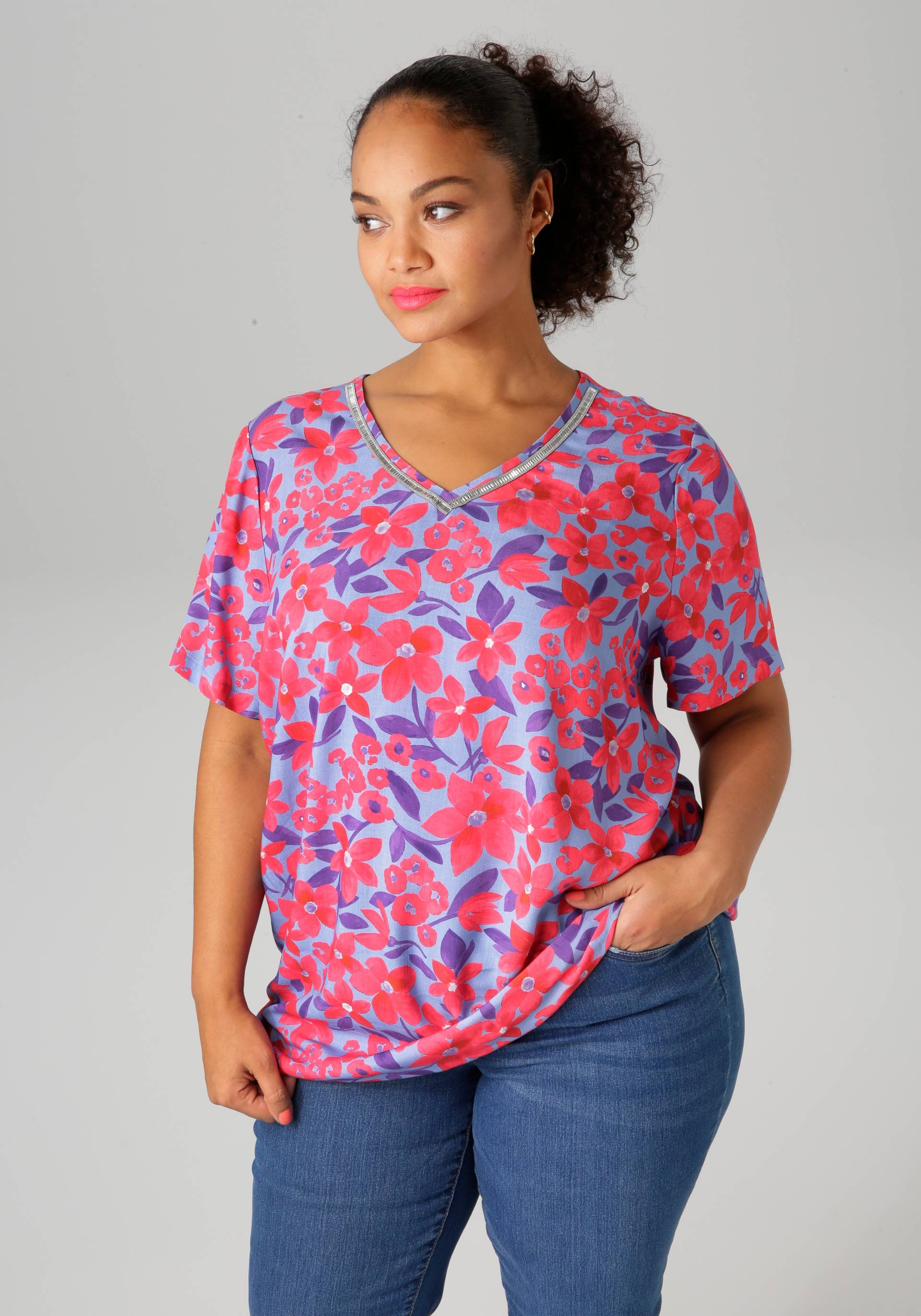 Aniston PLUS Shirtbluse, mit glitzernden Schmuckbändern am V-Ausschnitt - NEUE KOLLEKTION Aniston PLUS Shirtbluse, mit glitzernden Schmuckbändern am V-Ausschnitt - NEUE KOLLEKTION von Aniston PLUS
