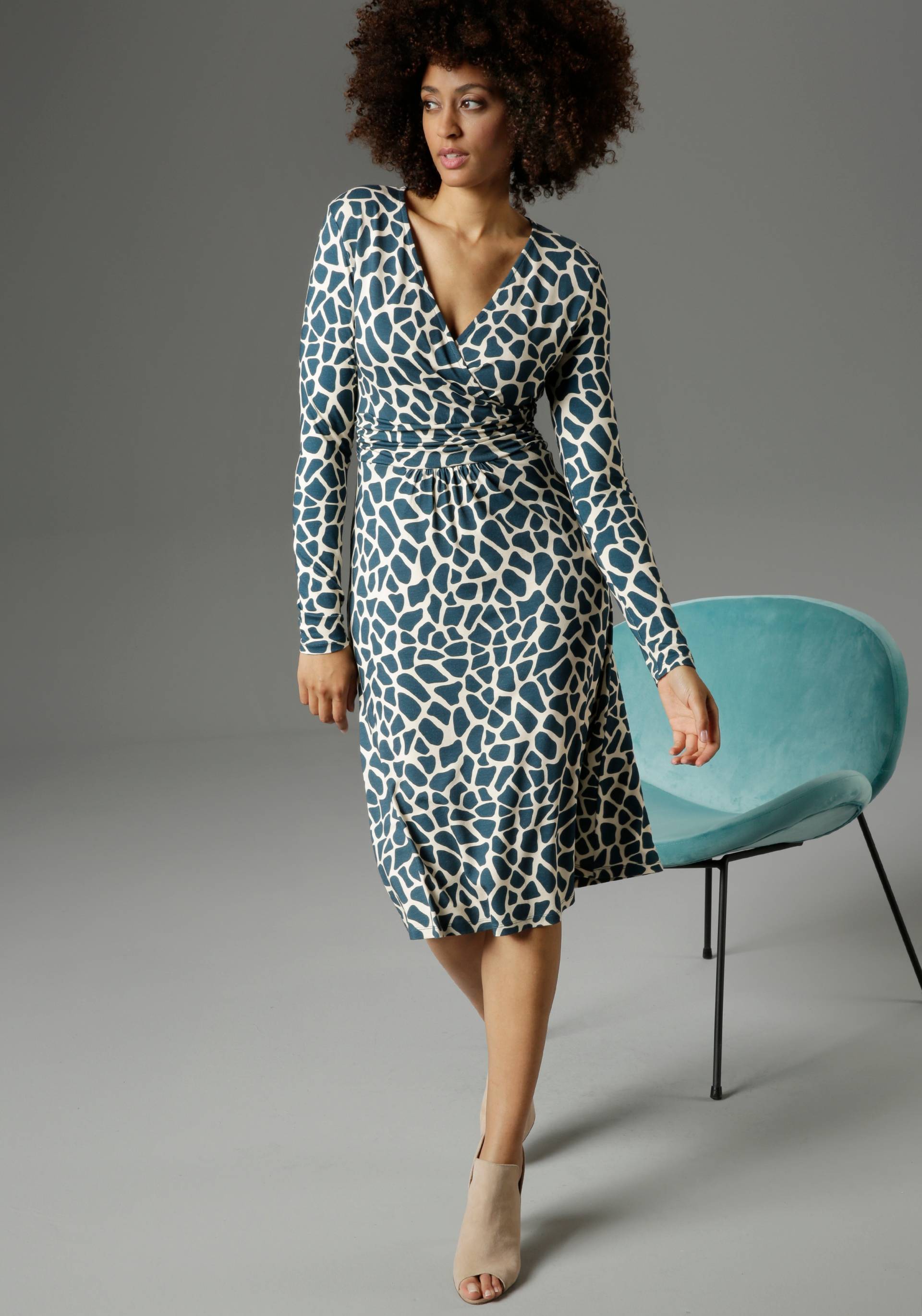 Aniston SELECTED Jerseykleid, mit farbigem animal-print Aniston SELECTED Jerseykleid, mit farbigem animal-print von Aniston SELECTED