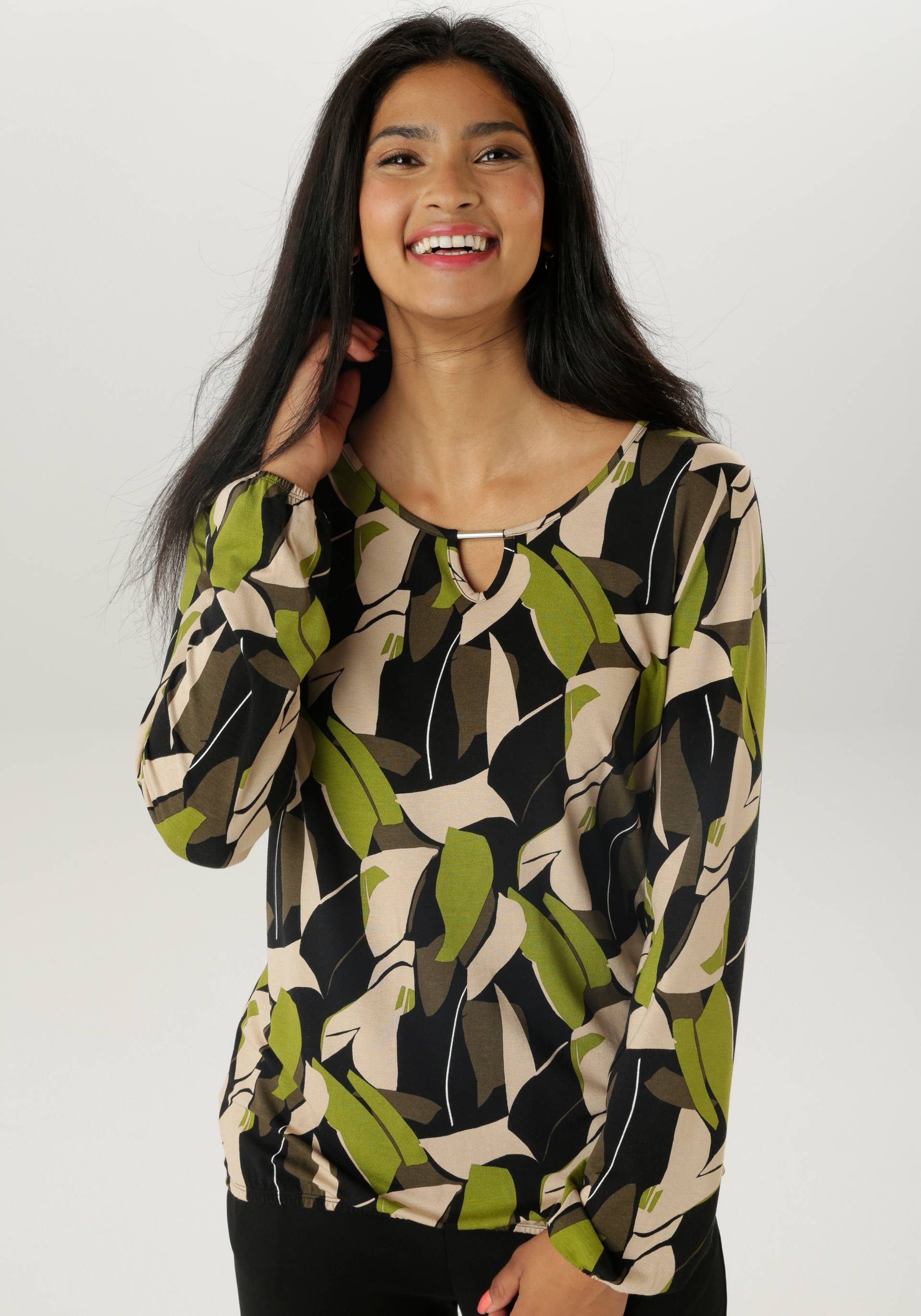 Aniston SELECTED Langarmshirt, mit Cut-out und phantasievollem Druck - NEUE KOLLEKTION Aniston SELECTED Langarmshirt, mit Cut-out und phantasievollem Druck - NEUE KOLLEKTION von Aniston SELECTED