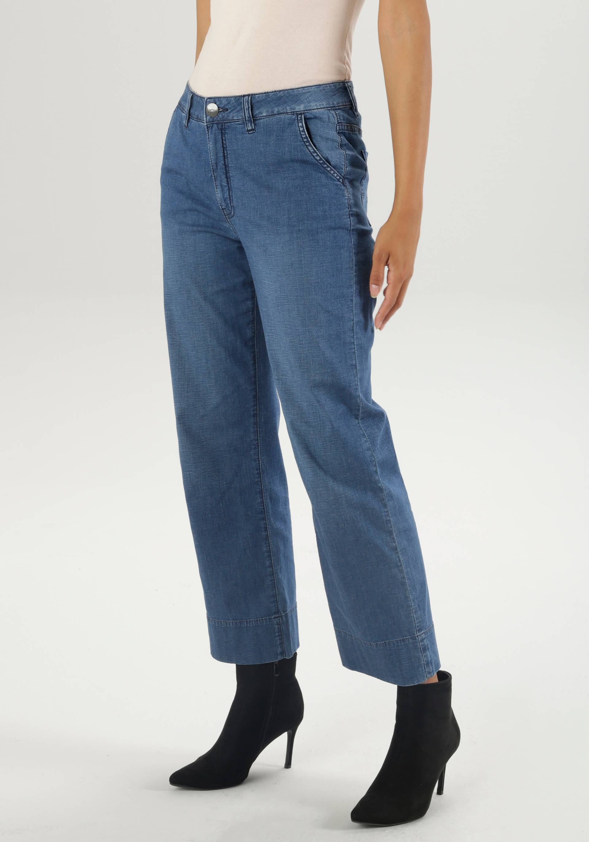 Aniston SELECTED Straight-Jeans, mit weitem Bein; regular waist Aniston SELECTED Straight-Jeans, mit weitem Bein; regular waist von Aniston SELECTED