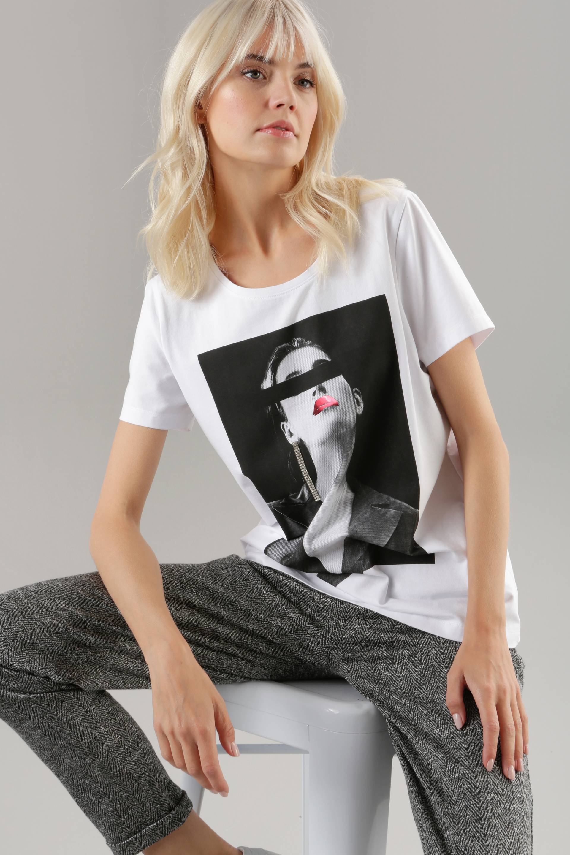 Aniston SELECTED T-Shirt von Aniston SELECTED