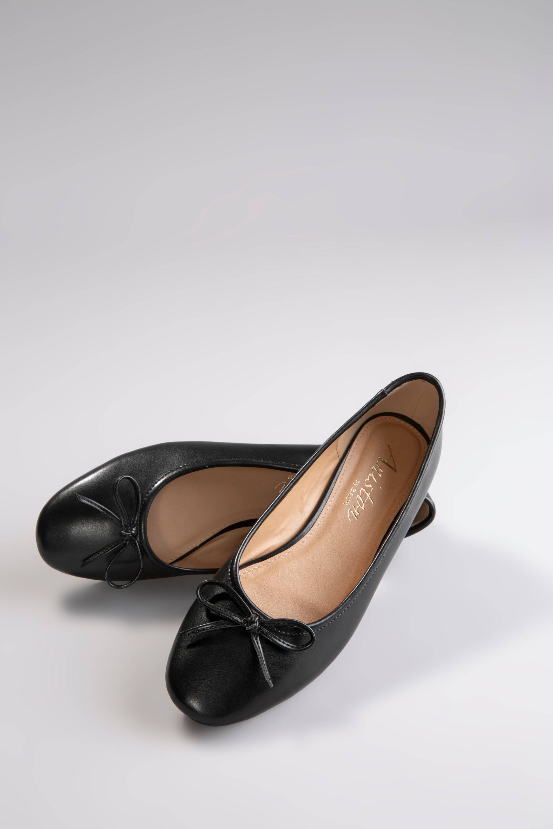Aniston SHOES Ballerina, Loafer, Slipper, Schlupfschuh - NEUE KOLLEKTION Aniston SHOES Ballerina, Loafer, Slipper, Schlupfschuh - NEUE KOLLEKTION von Aniston SHOES
