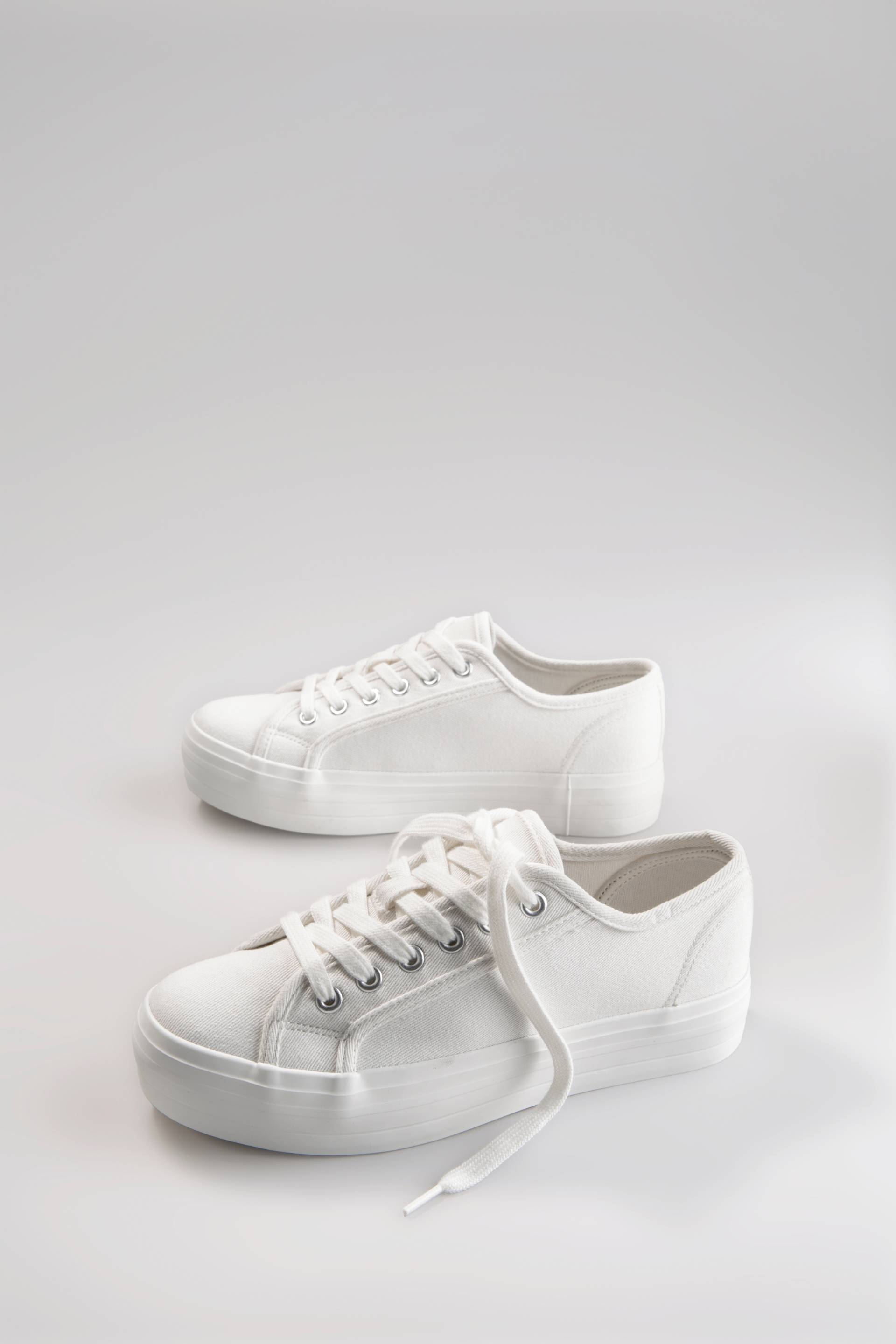 Aniston SHOES Plateausneaker, Freízeitschuh, Basic-Sneaker, Schnürschuh - NEUE KOLLEKTION Aniston SHOES Plateausneaker, Freízeitschuh, Basic-Sneaker, Schnürschuh - NEUE KOLLEKTION von Aniston SHOES