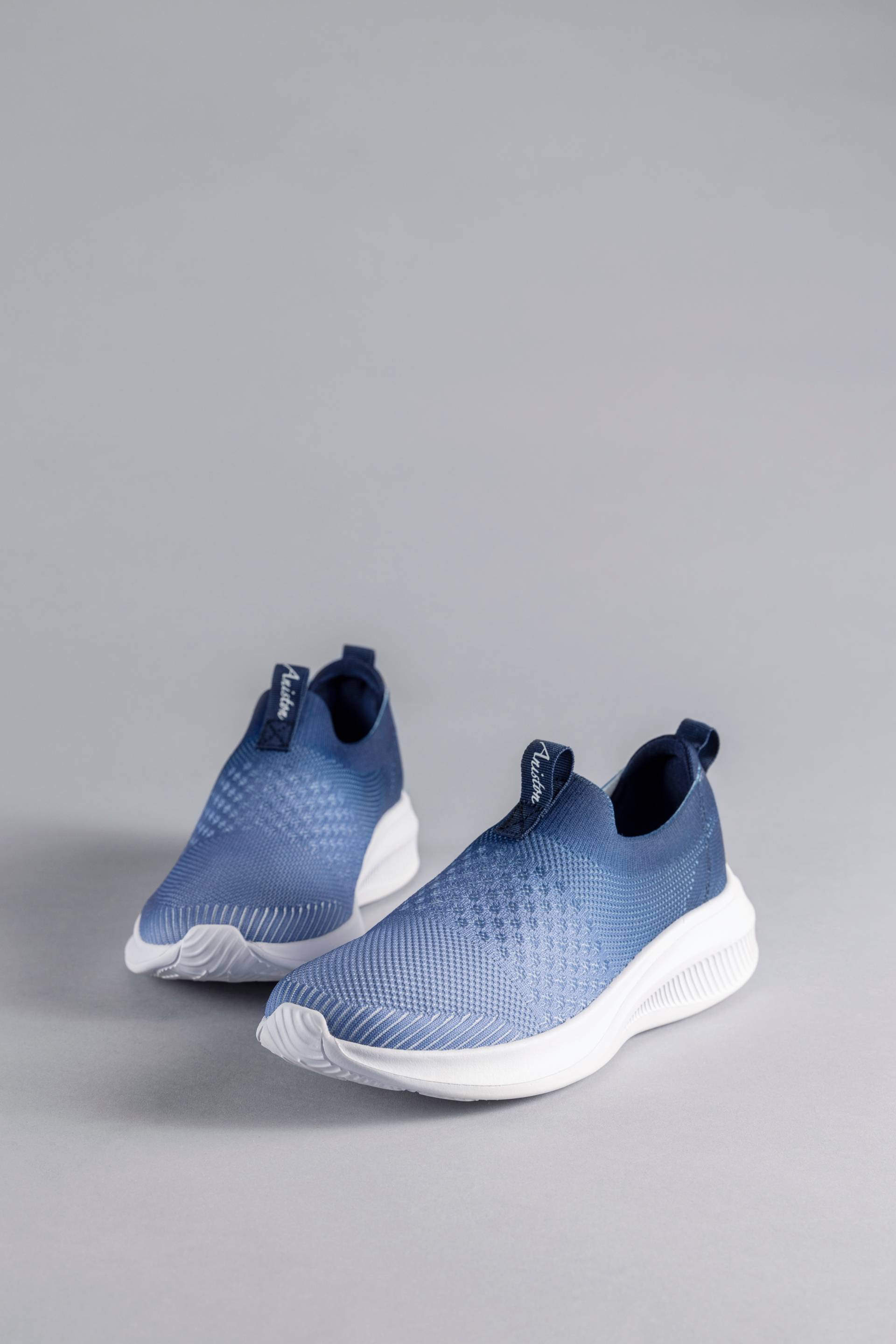 Aniston SHOES Slip-On Sneaker, Freizeitschuh, Barfussschuh, Schlupfschuh - NEUE KOLLEKTION Aniston SHOES Slip-On Sneaker, Freizeitschuh, Barfussschuh, Schlupfschuh - NEUE KOLLEKTION von Aniston SHOES