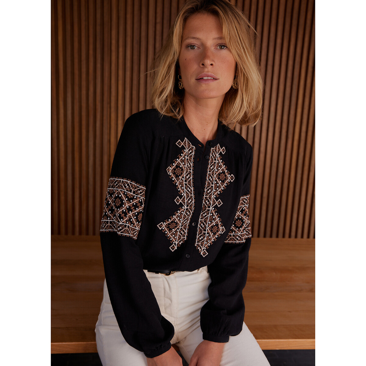 Langärmelige Bluse, bestickt, runder Ausschnitt von Anne weyburn